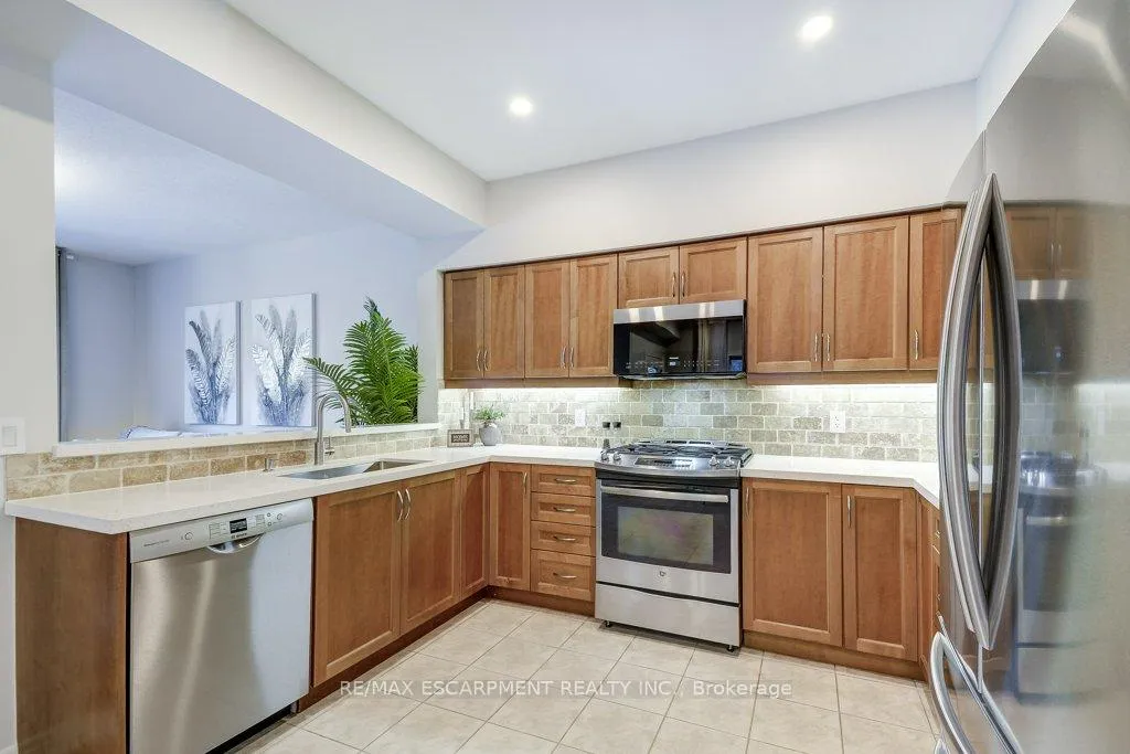 Photo 11 of 179 Chudleigh Street, Hamilton, Waterdown — HOMEH