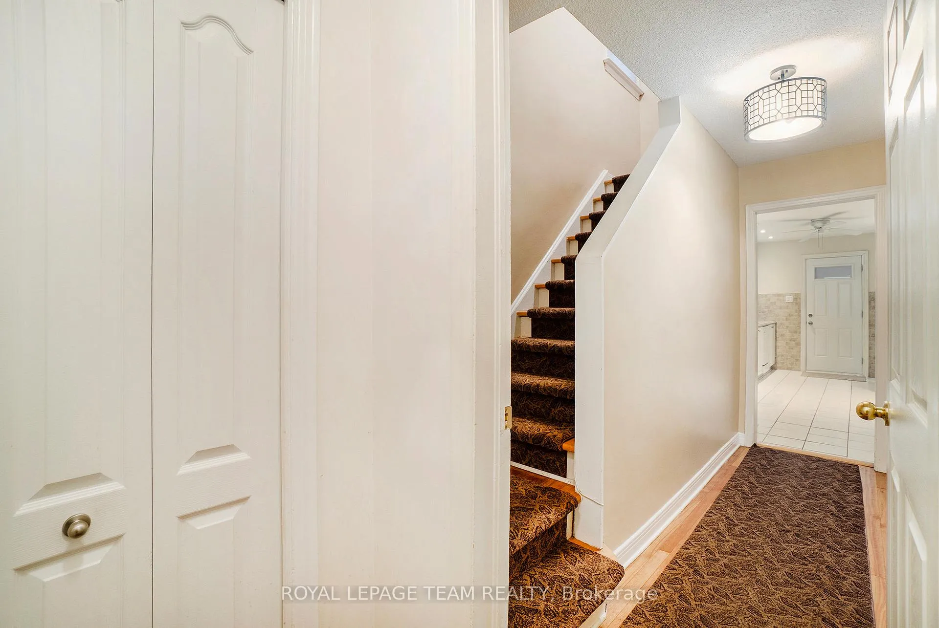 Photo 3 of 2493 Clementine Boulevard, Ottawa, Heron Park — HOMEH