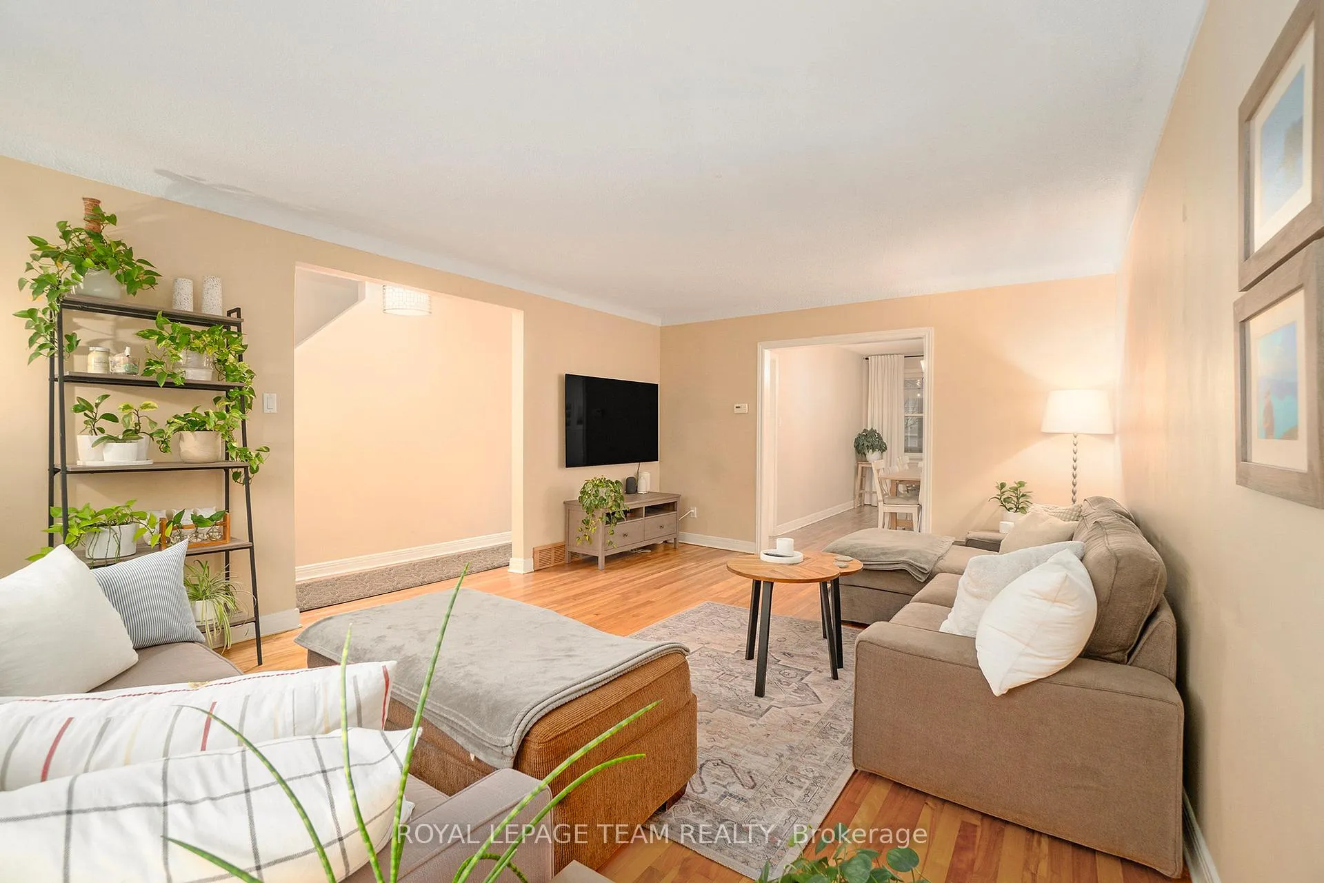 Photo 5 of 2493 Clementine Boulevard, Ottawa, Heron Park — HOMEH