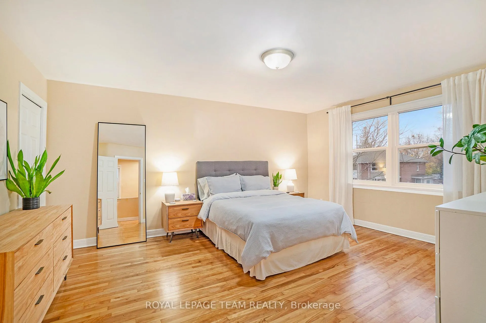 Photo 11 of 2493 Clementine Boulevard, Ottawa, Heron Park — HOMEH