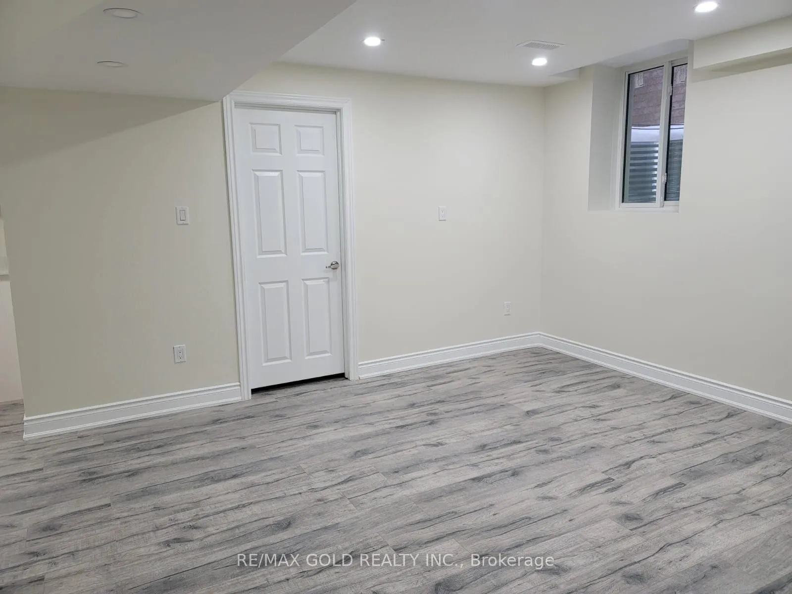Photo 2 of 4 Devonsleigh Drive, Brampton, Fletcher's Meadow — HOMEH