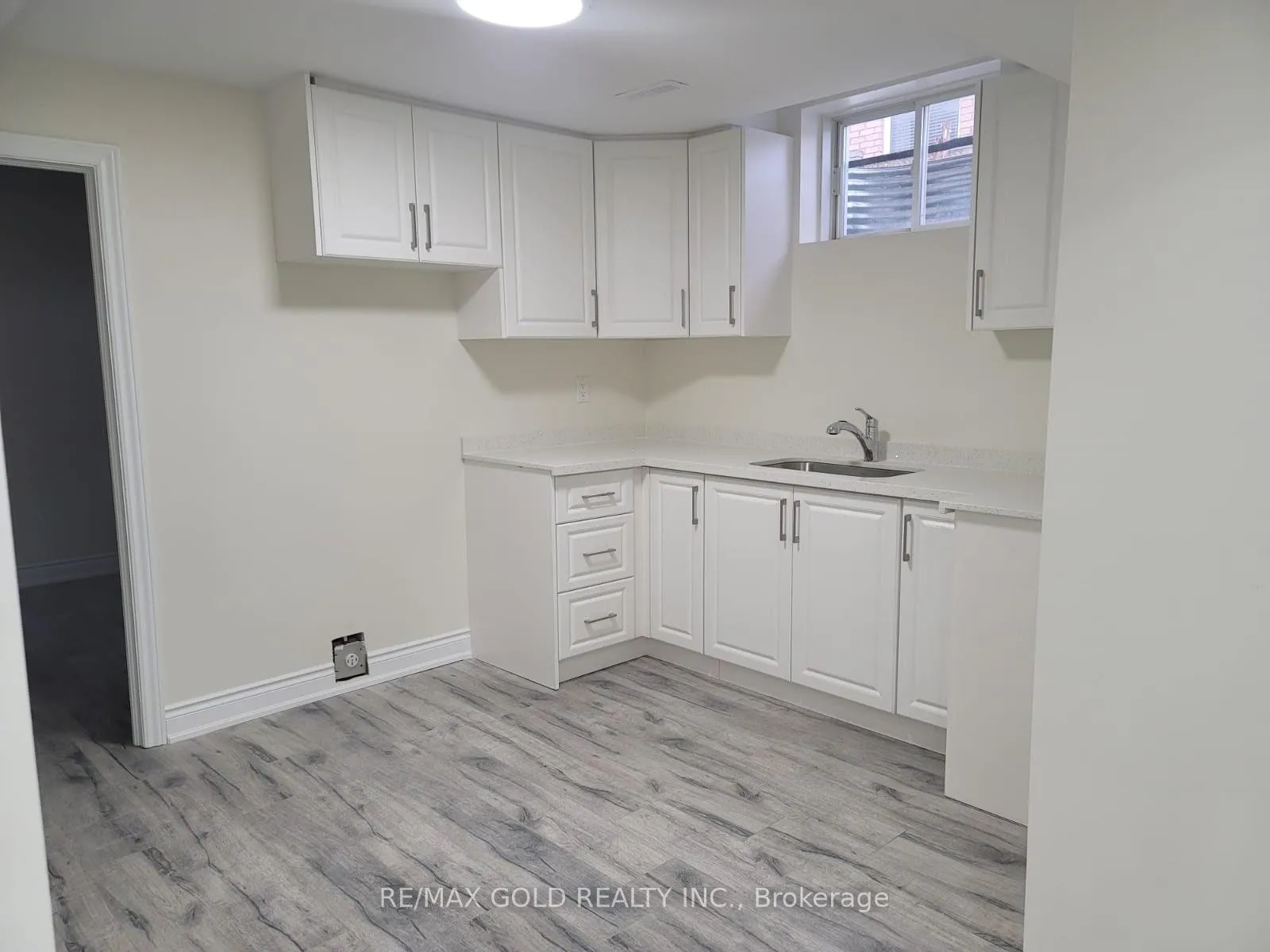 Photo 10 of 4 Devonsleigh Drive, Brampton, Fletcher's Meadow — HOMEH