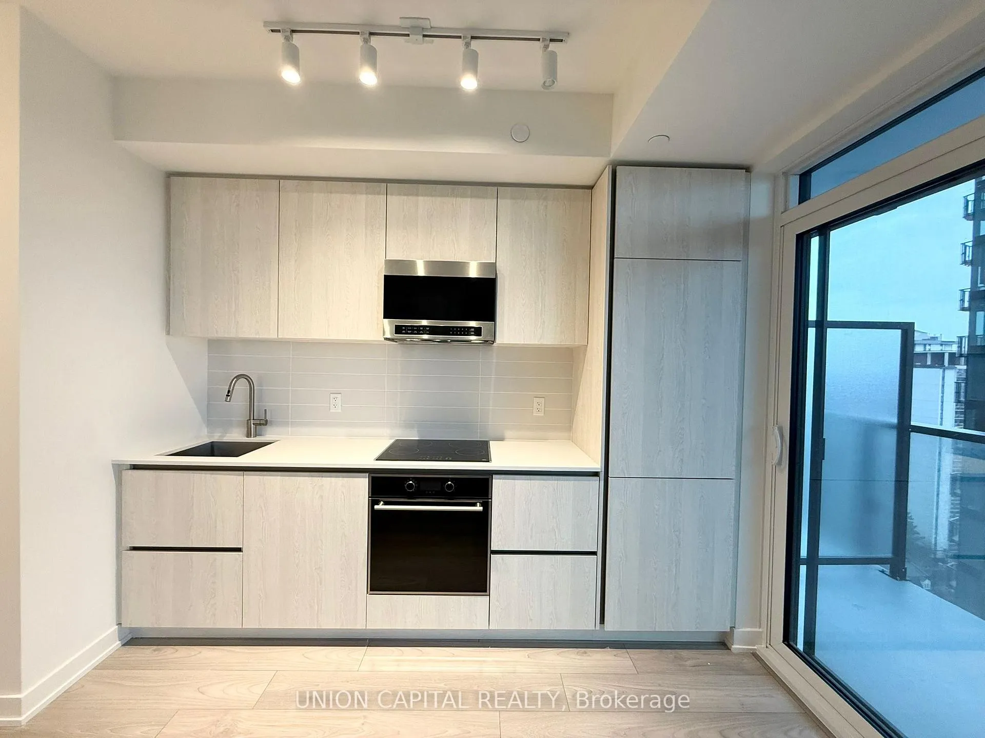 Photo 2 of Unit 1908, 110 Broadway Avenue, Toronto, Mount Pleasant West — HOMEH