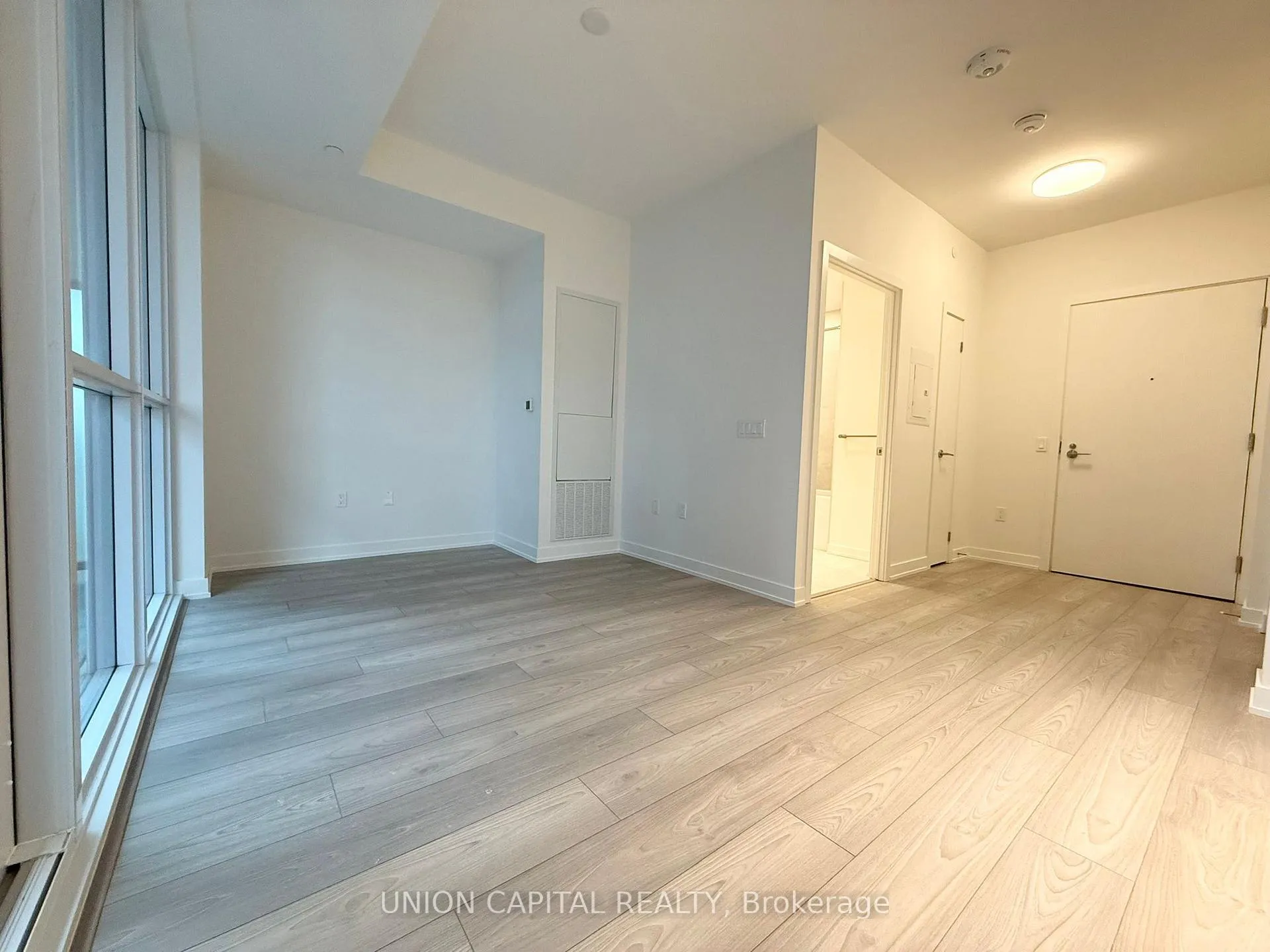 Photo 6 of Unit 1908, 110 Broadway Avenue, Toronto, Mount Pleasant West — HOMEH
