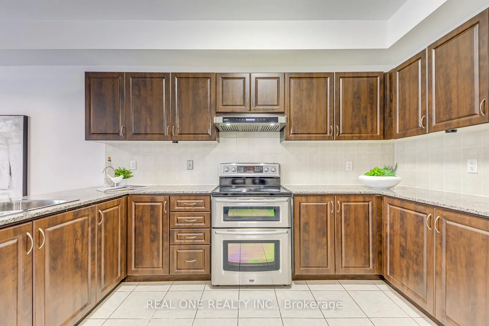 Photo 14 of 1331 Kestell Boulevard, Oakville, Joshua Creek — HOMEH