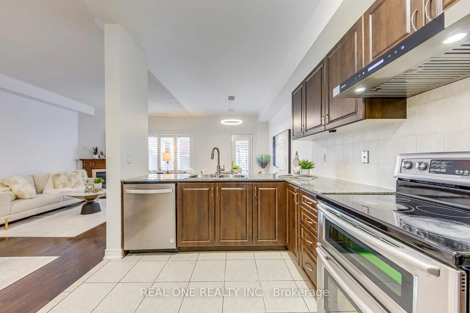 Photo 15 of 1331 Kestell Boulevard, Oakville, Joshua Creek — HOMEH