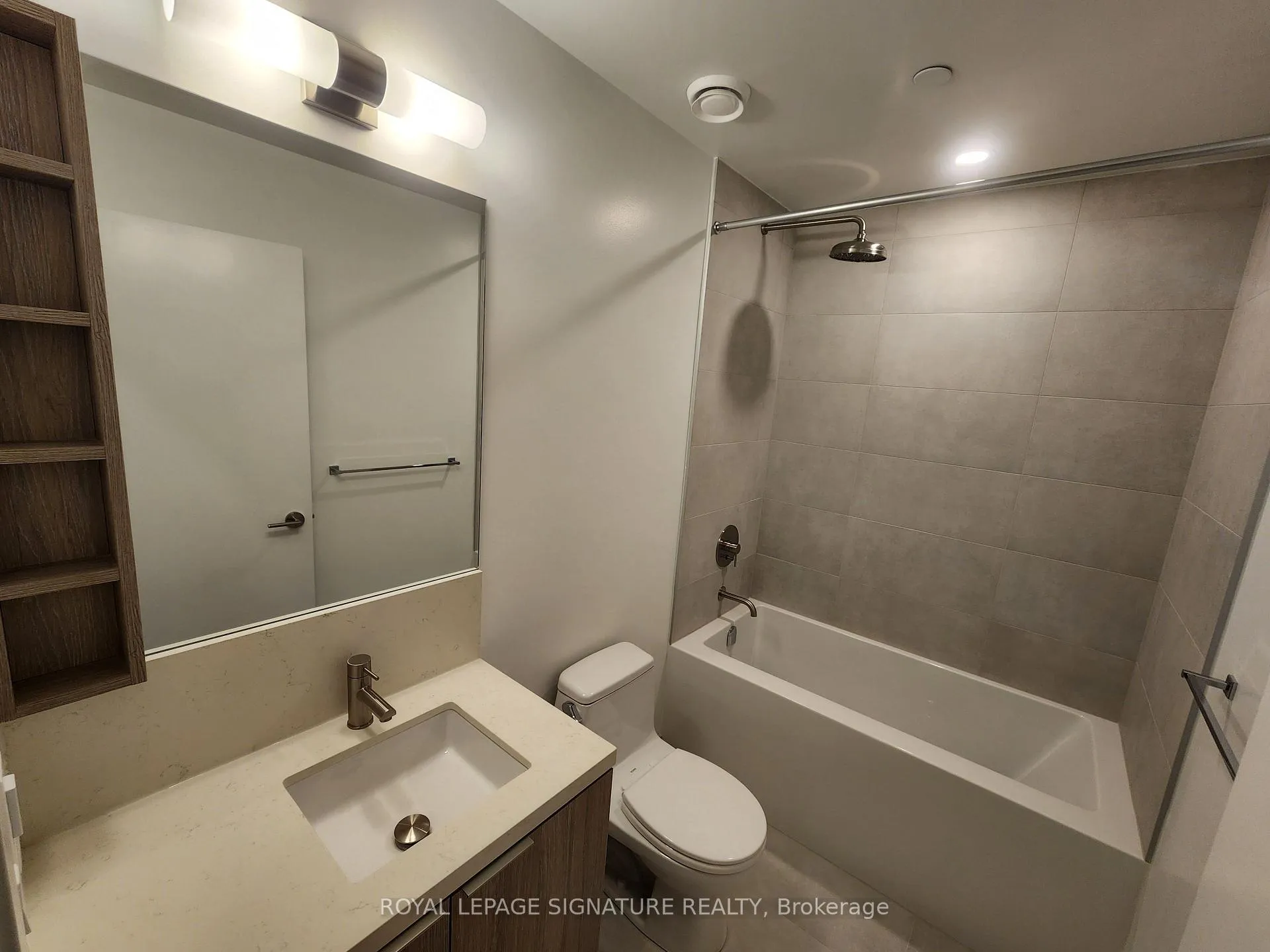 Photo 5 of Unit 727, 2020 Bathurst Street, Toronto, Humewood-Cedarvale — HOMEH