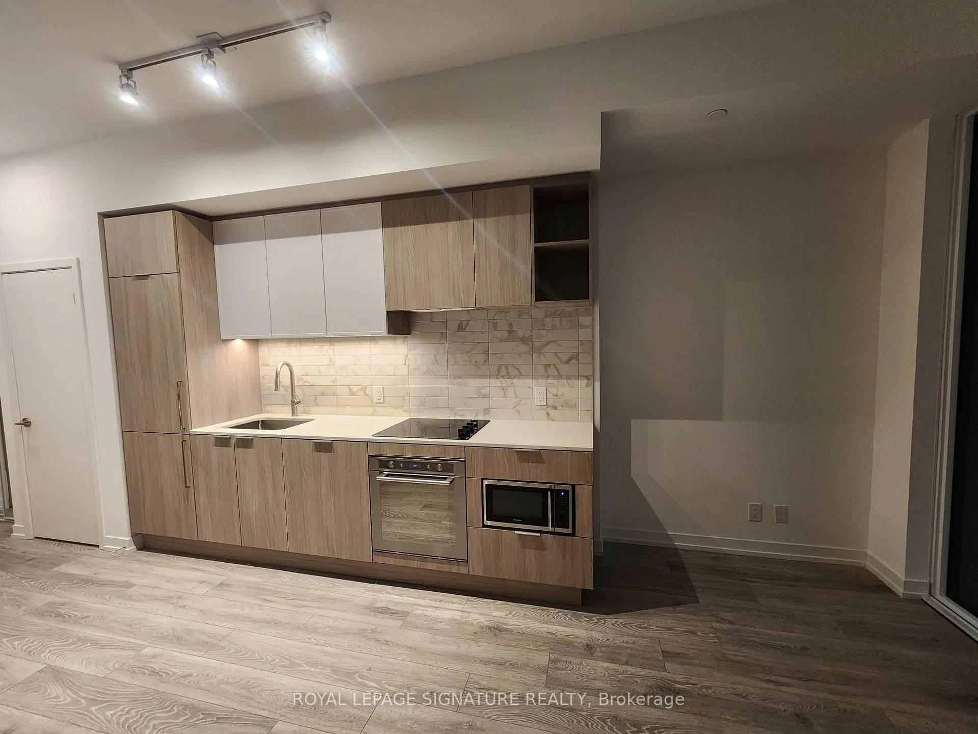 Photo 10 of Unit 727, 2020 Bathurst Street, Toronto, Humewood-Cedarvale — HOMEH