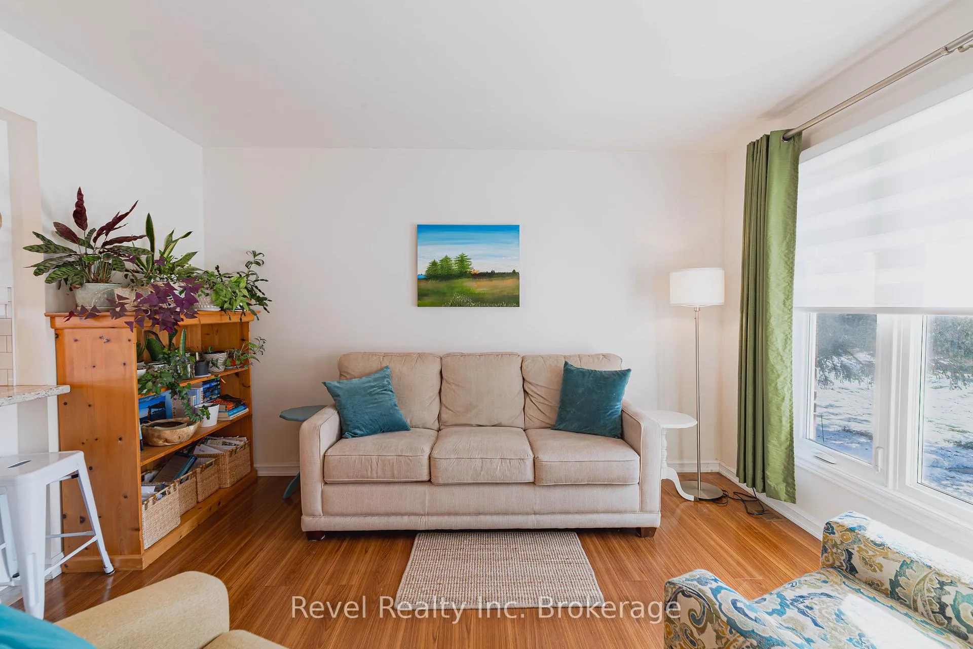 Photo 4 of 372 Mckenzie Avenue, North Bay, Widdifield — HOMEH