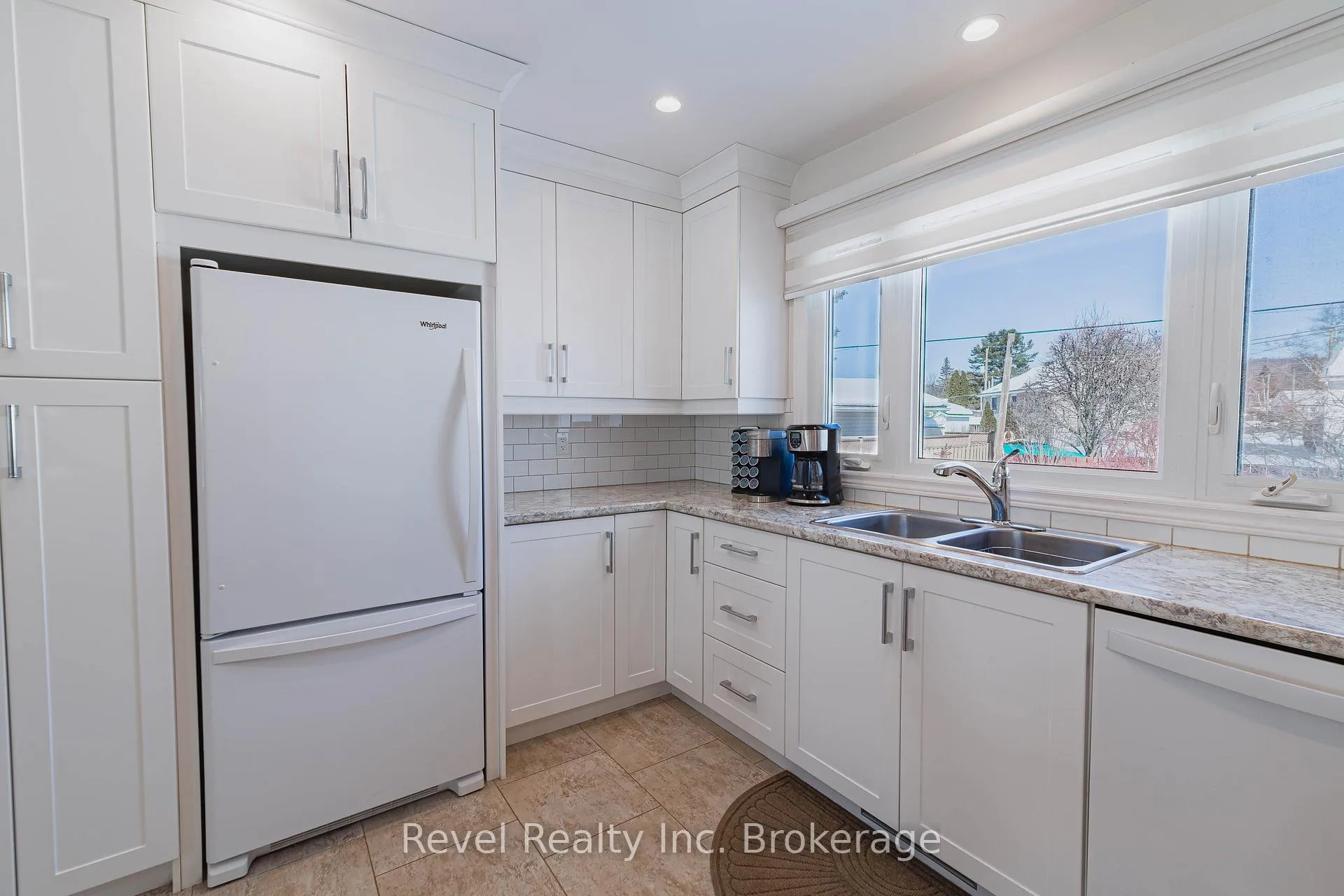 Photo 8 of 372 Mckenzie Avenue, North Bay, Widdifield — HOMEH