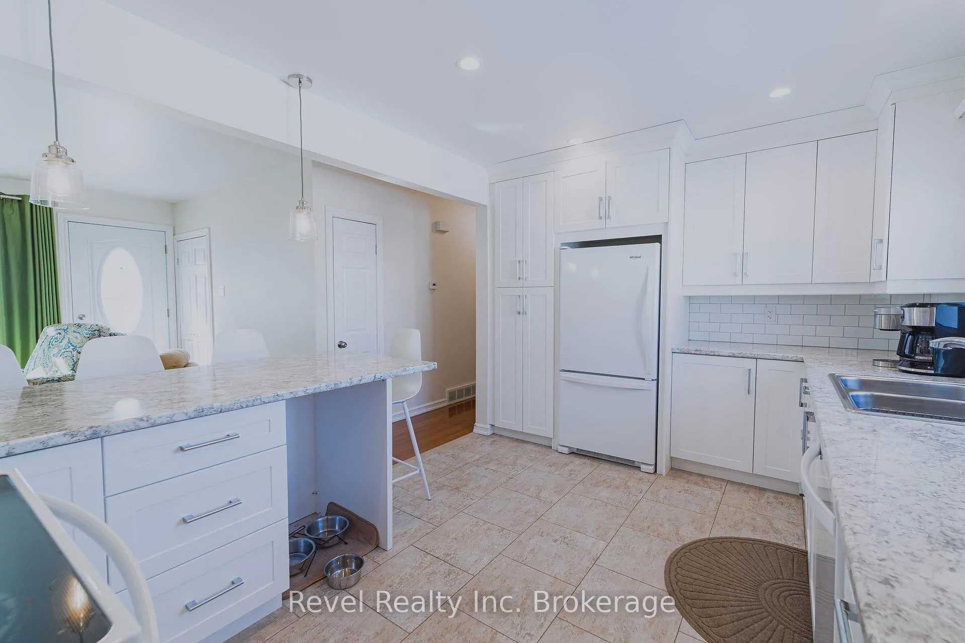 Photo 9 of 372 Mckenzie Avenue, North Bay, Widdifield — HOMEH