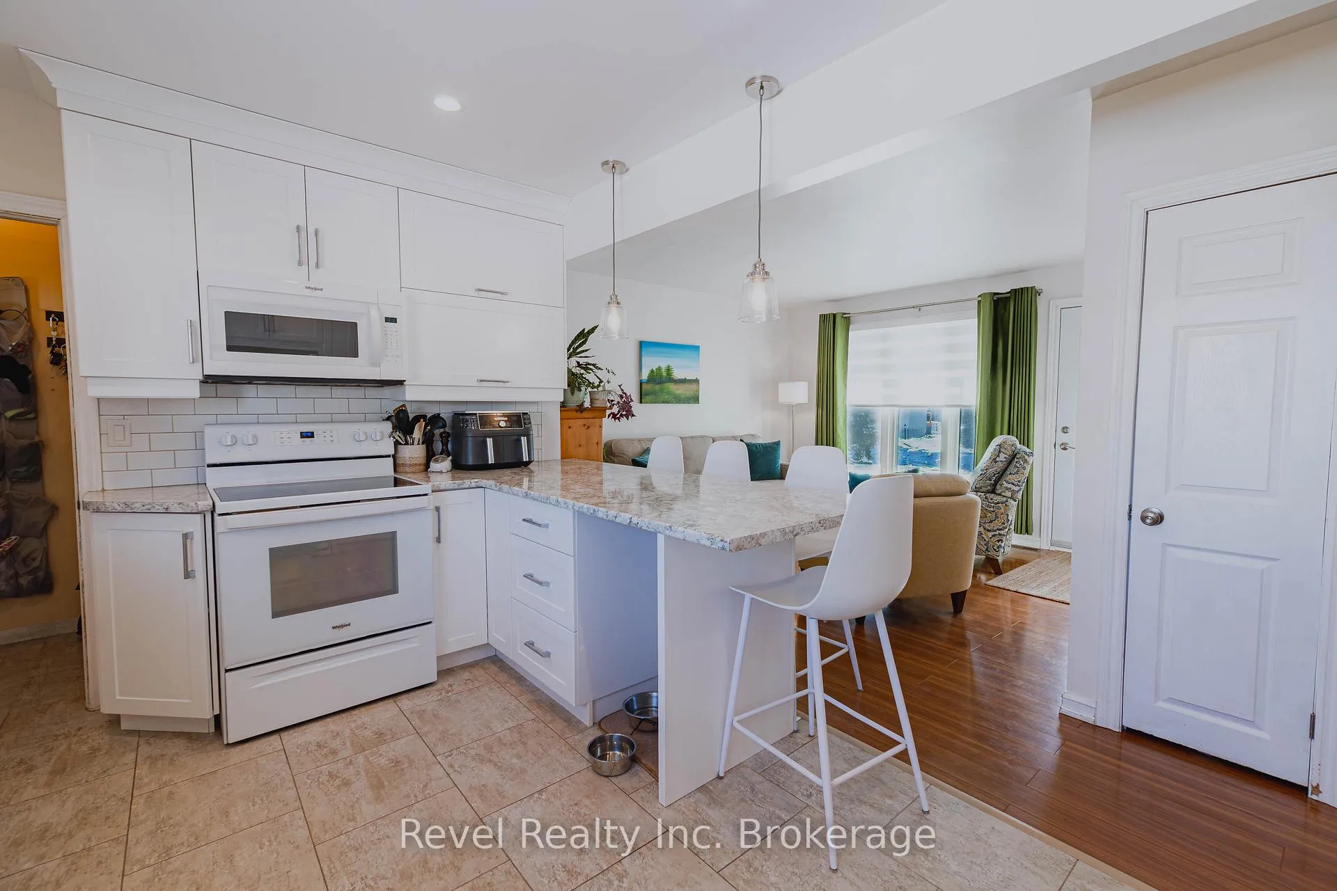 Photo 12 of 372 Mckenzie Avenue, North Bay, Widdifield — HOMEH