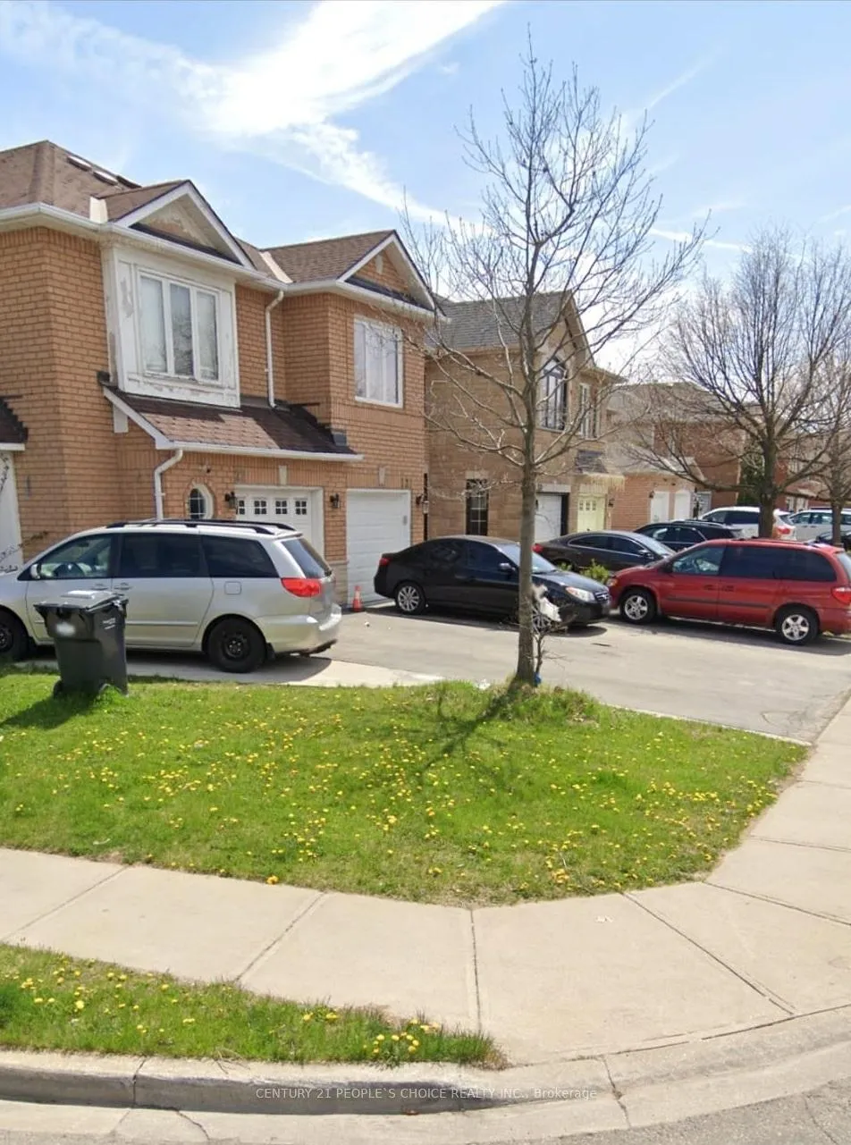 Photo 5 of 22 Yellow Brick Road, Brampton, Brampton North — HOMEH