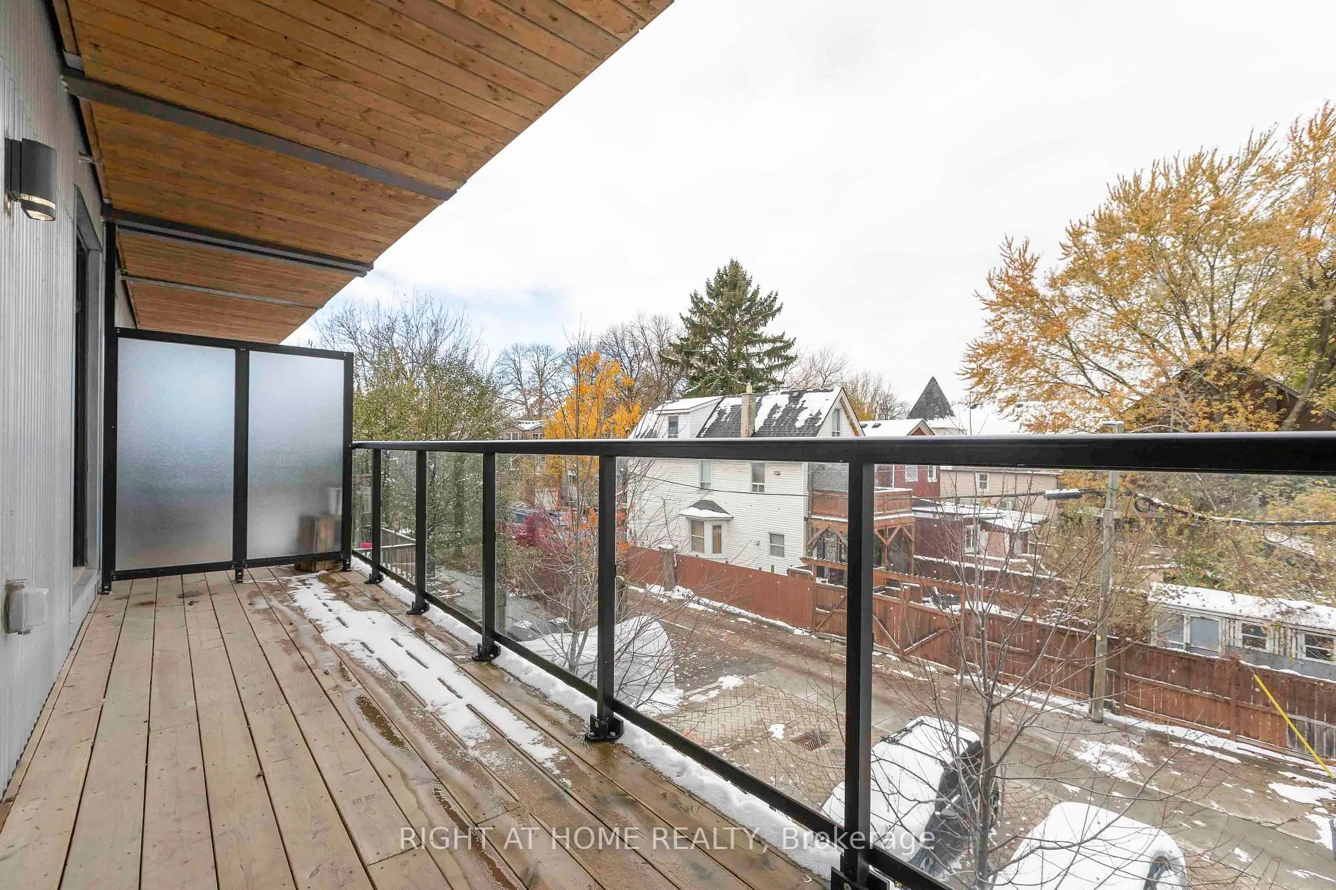 Photo 6 of Unit 302, 1598 Queen Street E, Toronto, Greenwood-Coxwell — HOMEH