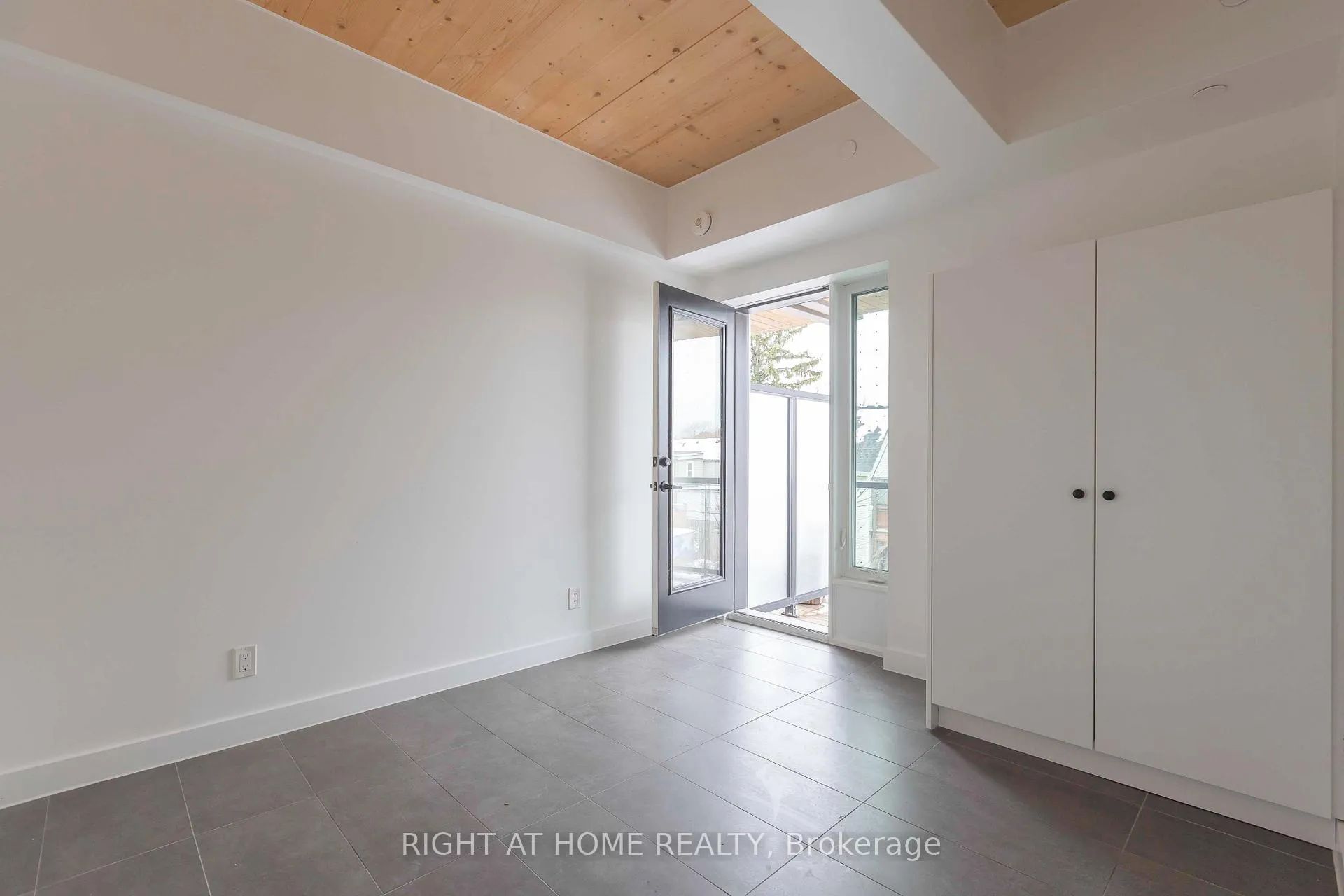 Photo 7 of Unit 302, 1598 Queen Street E, Toronto, Greenwood-Coxwell — HOMEH