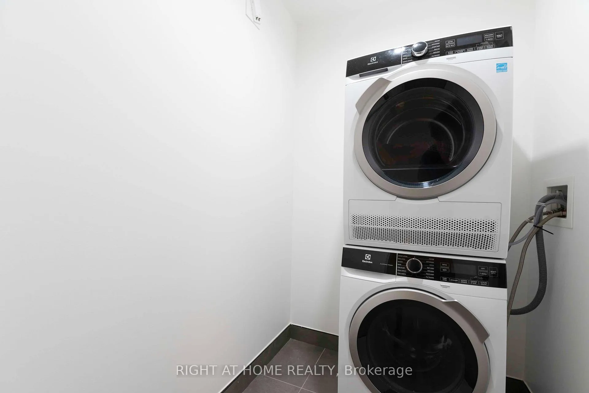 Photo 8 of Unit 302, 1598 Queen Street E, Toronto, Greenwood-Coxwell — HOMEH