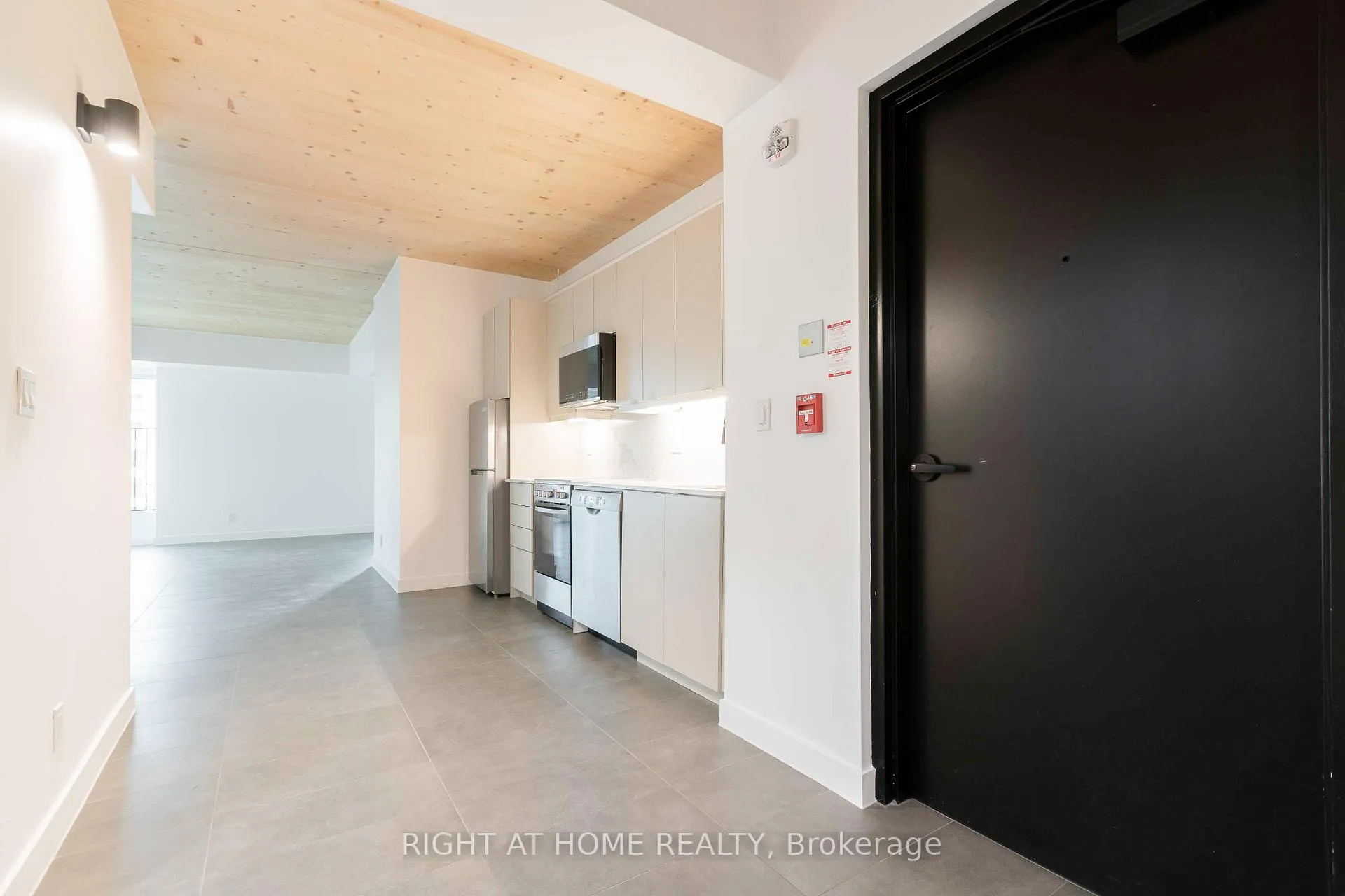 Photo 9 of Unit 302, 1598 Queen Street E, Toronto, Greenwood-Coxwell — HOMEH