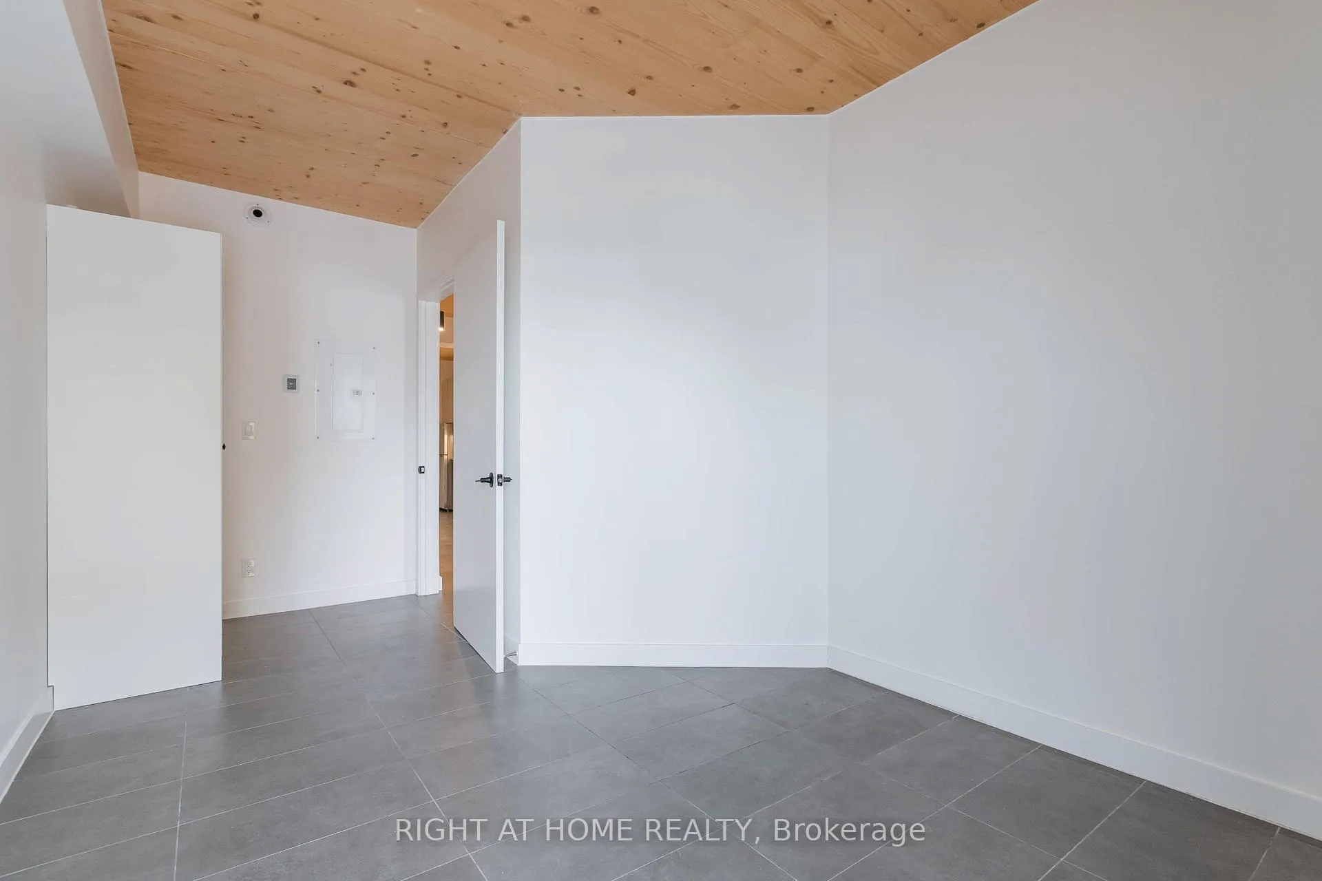 Photo 23 of Unit 302, 1598 Queen Street E, Toronto, Greenwood-Coxwell — HOMEH