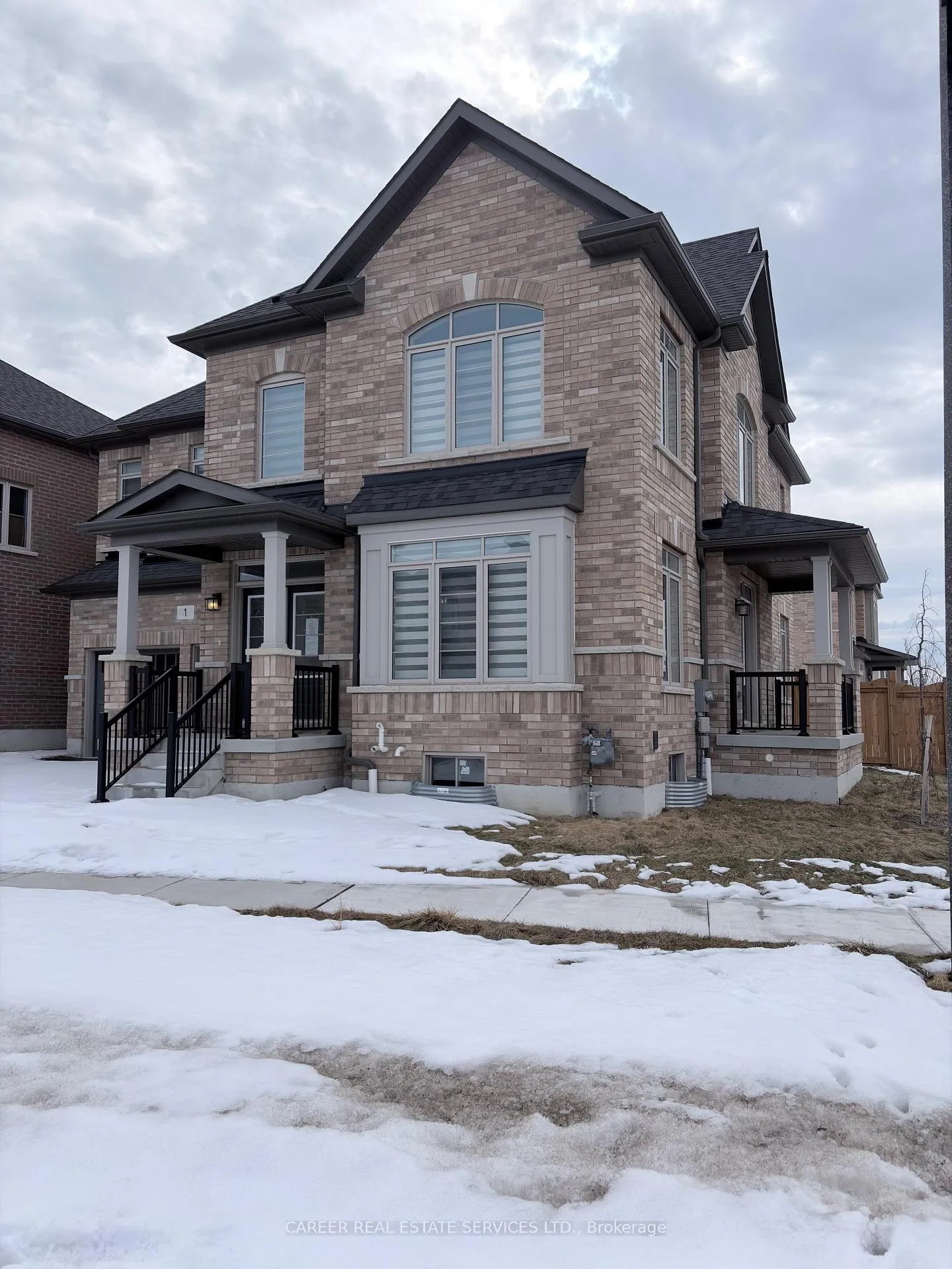 Photo 2 of 1 Waterfront Crescent, Whitby, Port Whitby — HOMEH