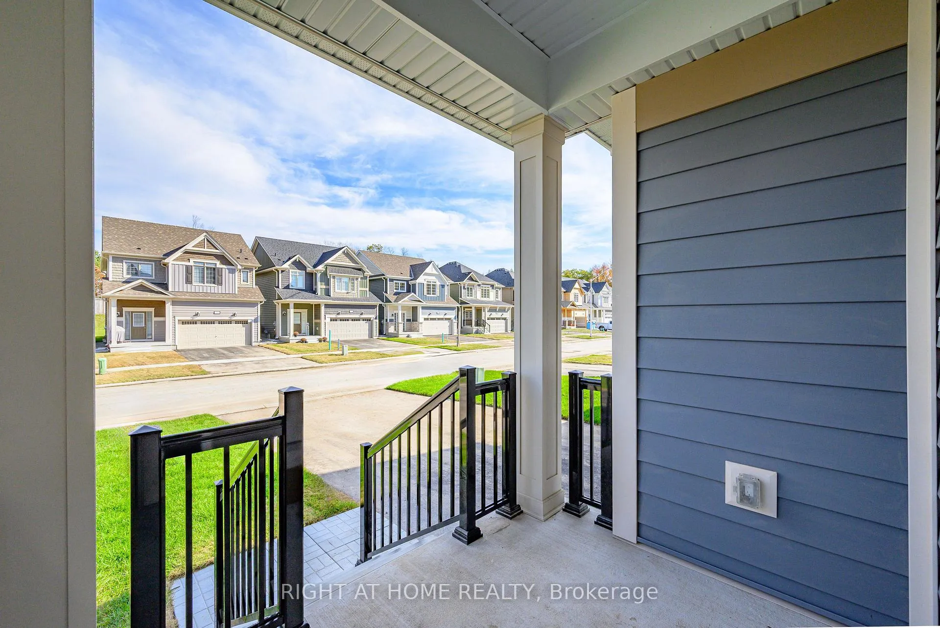 Photo 4 of Unit 300, 300 McEachern Lane, Gravenhurst, Muskoka (S) — HOMEH