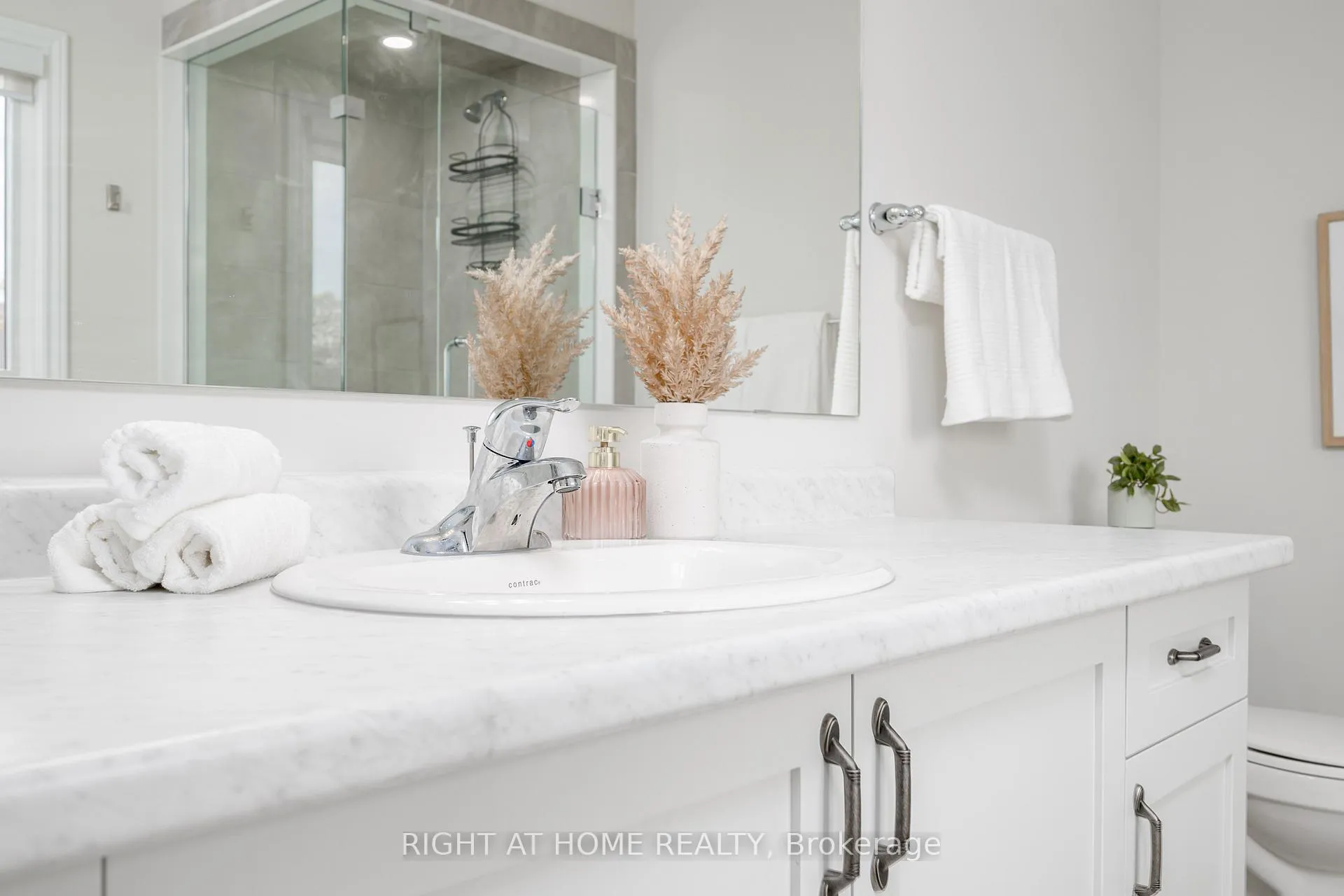 Photo 8 of Unit 300, 300 McEachern Lane, Gravenhurst, Muskoka (S) — HOMEH