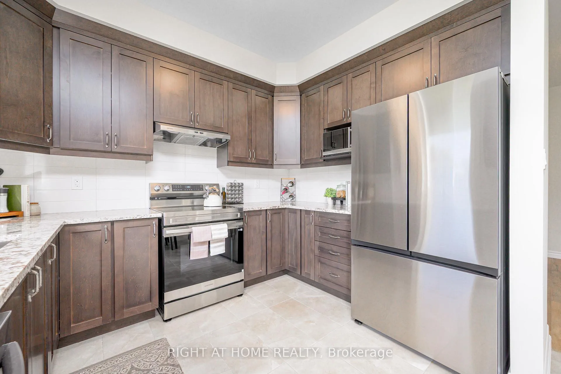 Photo 19 of Unit 300, 300 McEachern Lane, Gravenhurst, Muskoka (S) — HOMEH