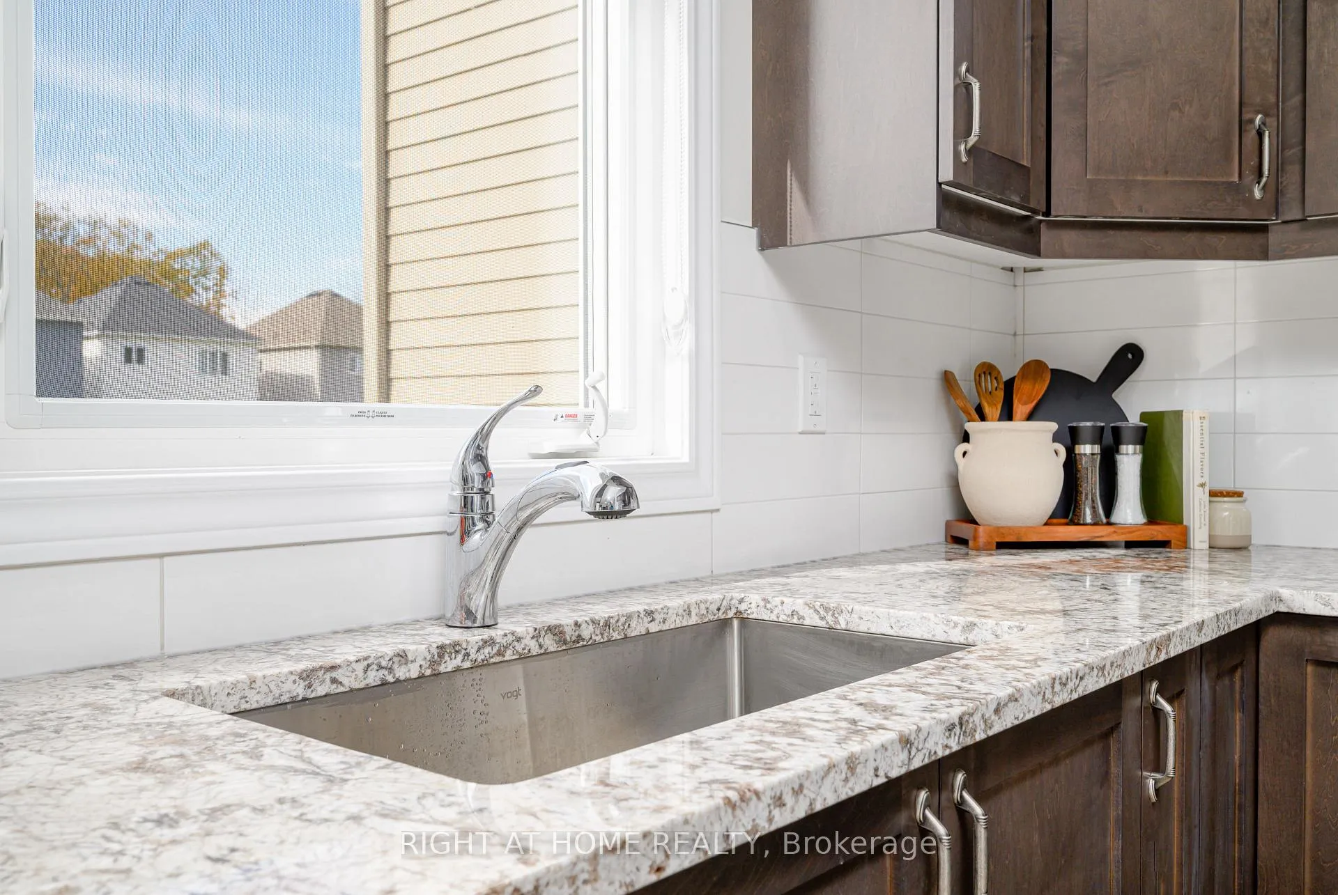 Photo 34 of Unit 300, 300 McEachern Lane, Gravenhurst, Muskoka (S) — HOMEH
