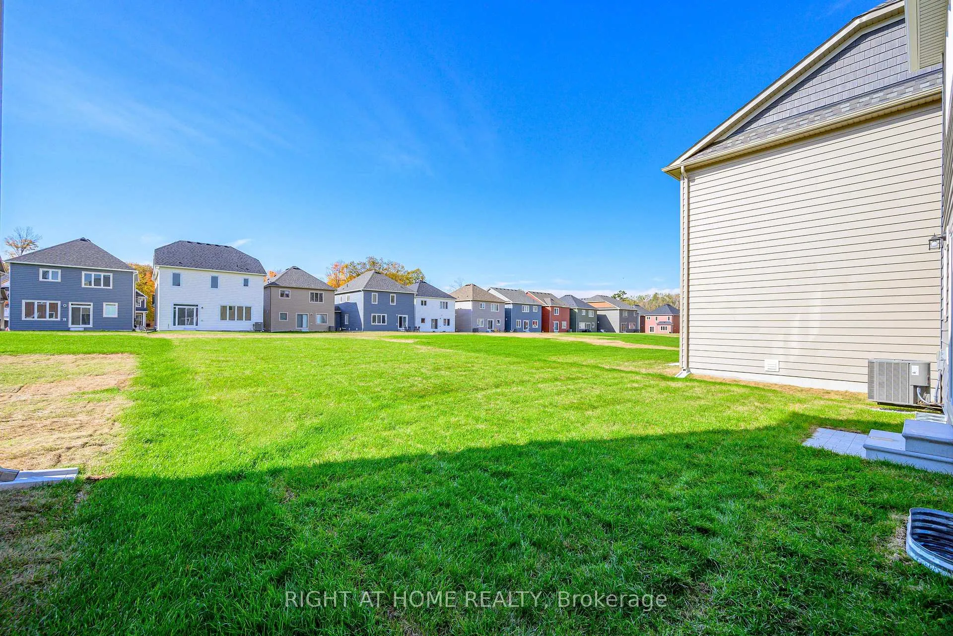 Photo 47 of Unit 300, 300 McEachern Lane, Gravenhurst, Muskoka (S) — HOMEH