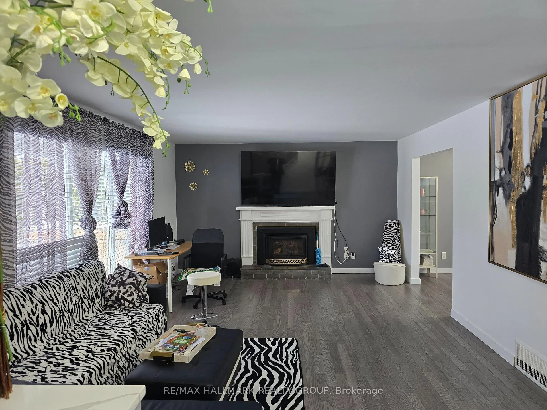 Photo 3 of 2706 Hickson Crescent, Ottawa, Redwood Park — HOMEH