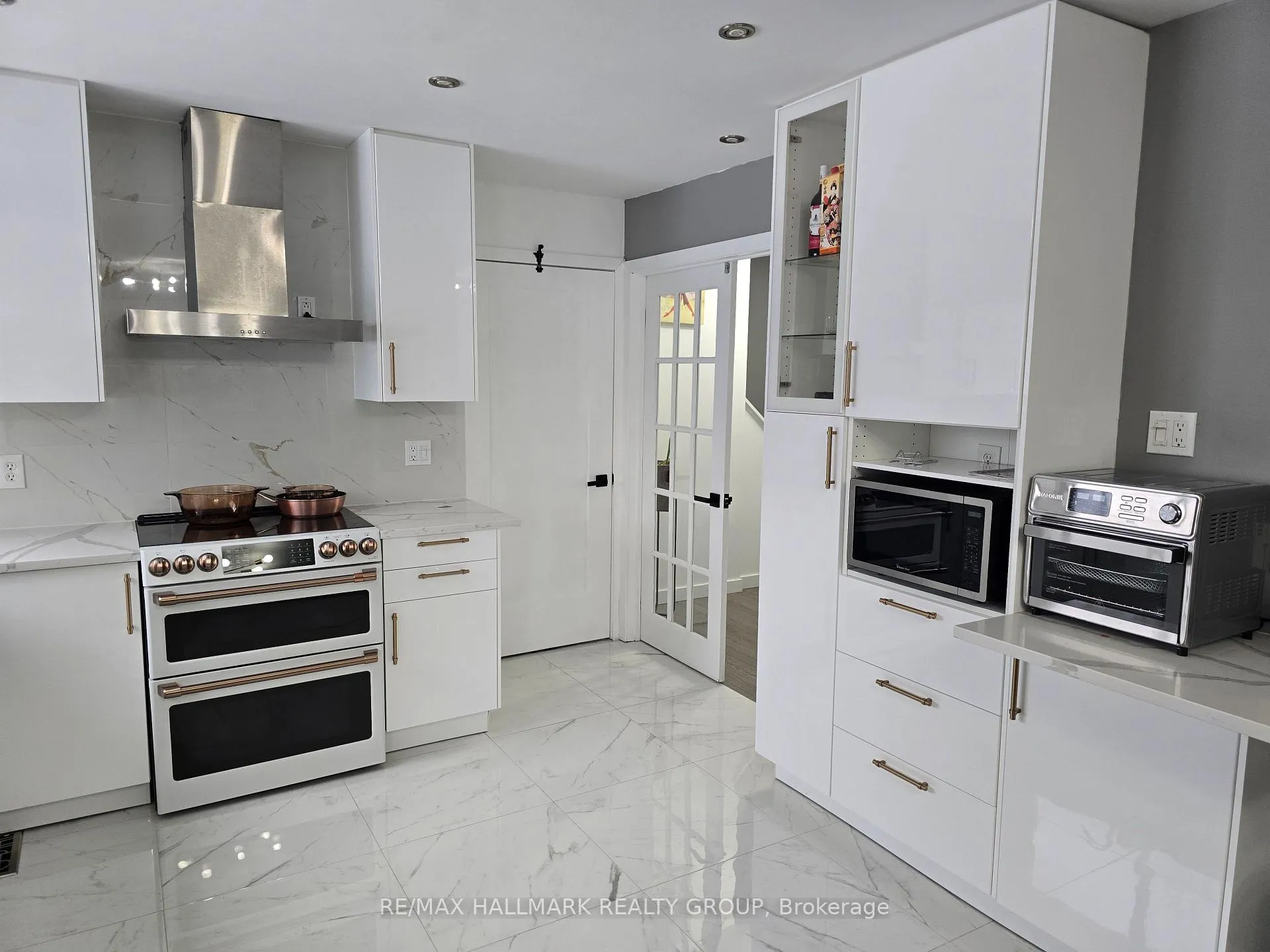 Photo 5 of 2706 Hickson Crescent, Ottawa, Redwood Park — HOMEH