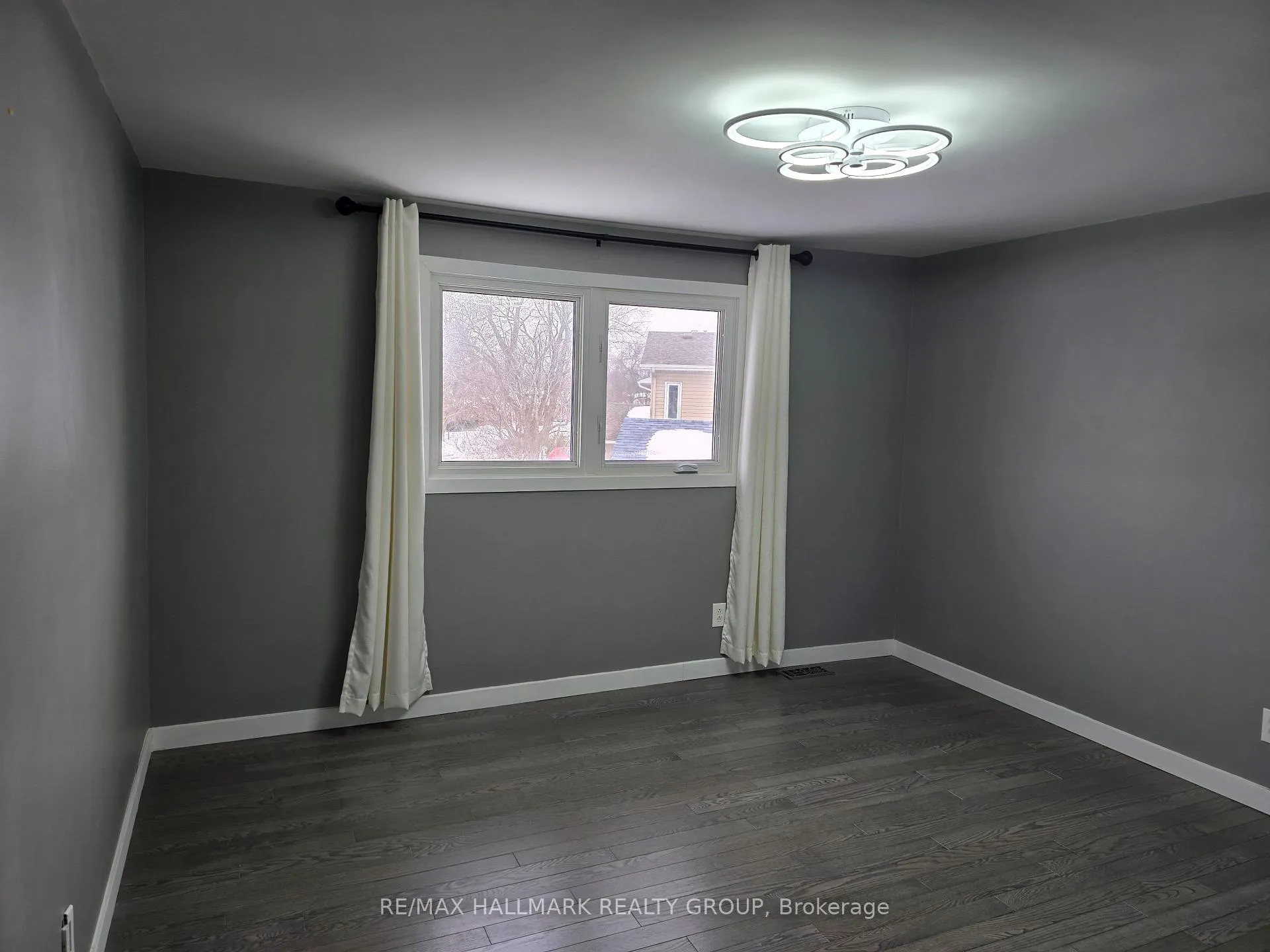 Photo 9 of 2706 Hickson Crescent, Ottawa, Redwood Park — HOMEH