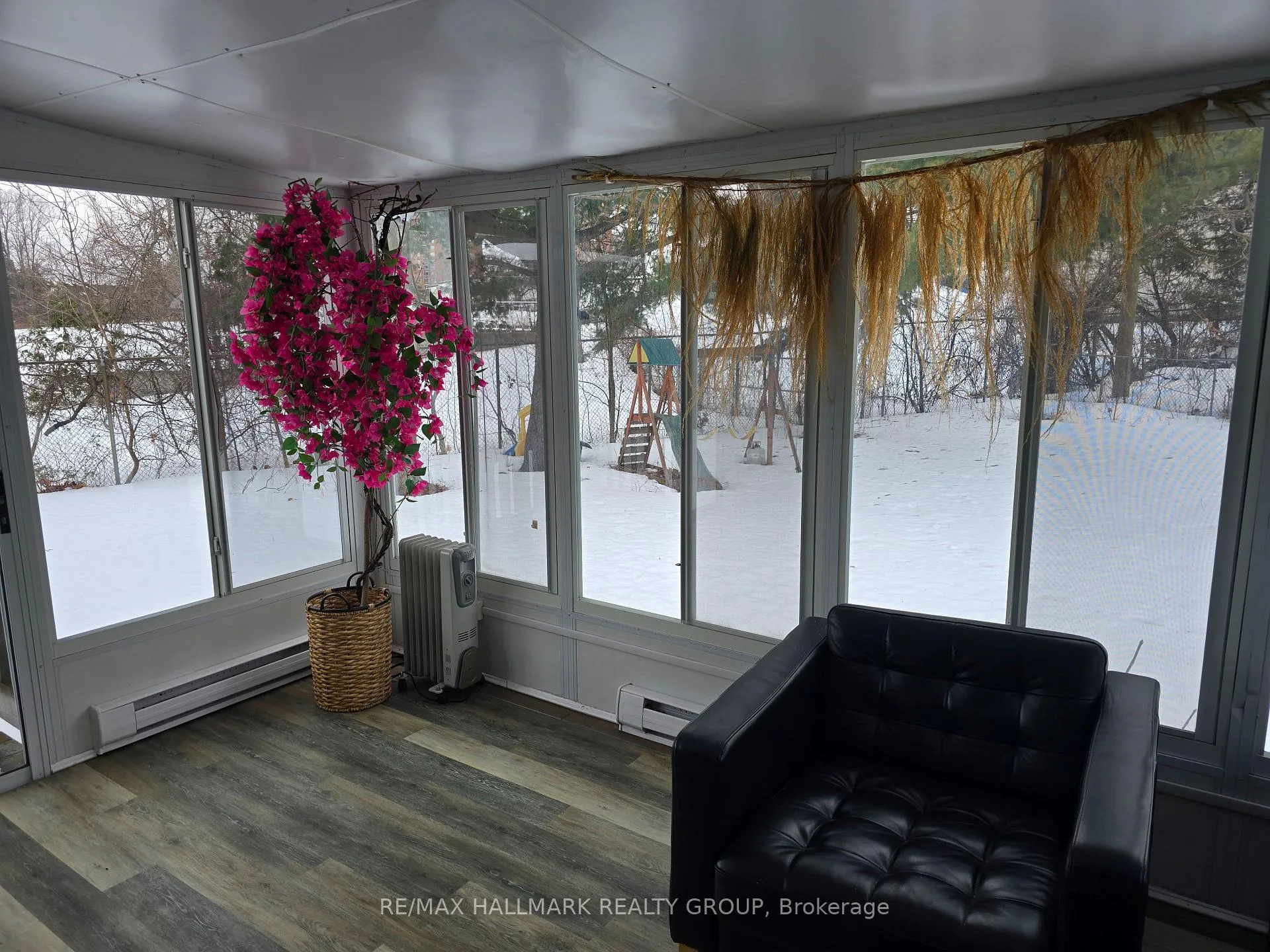 Photo 15 of 2706 Hickson Crescent, Ottawa, Redwood Park — HOMEH