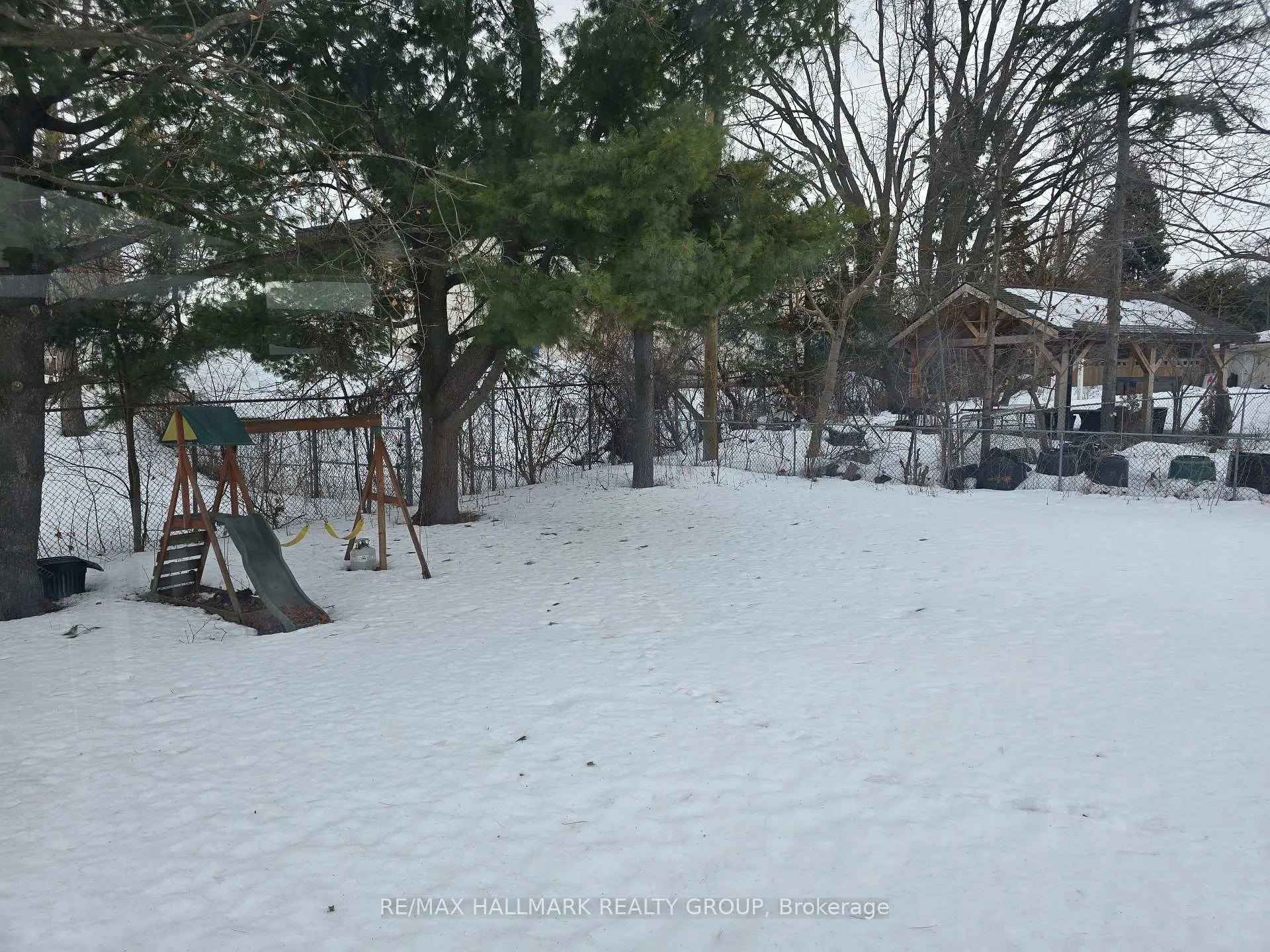 Photo 16 of 2706 Hickson Crescent, Ottawa, Redwood Park — HOMEH