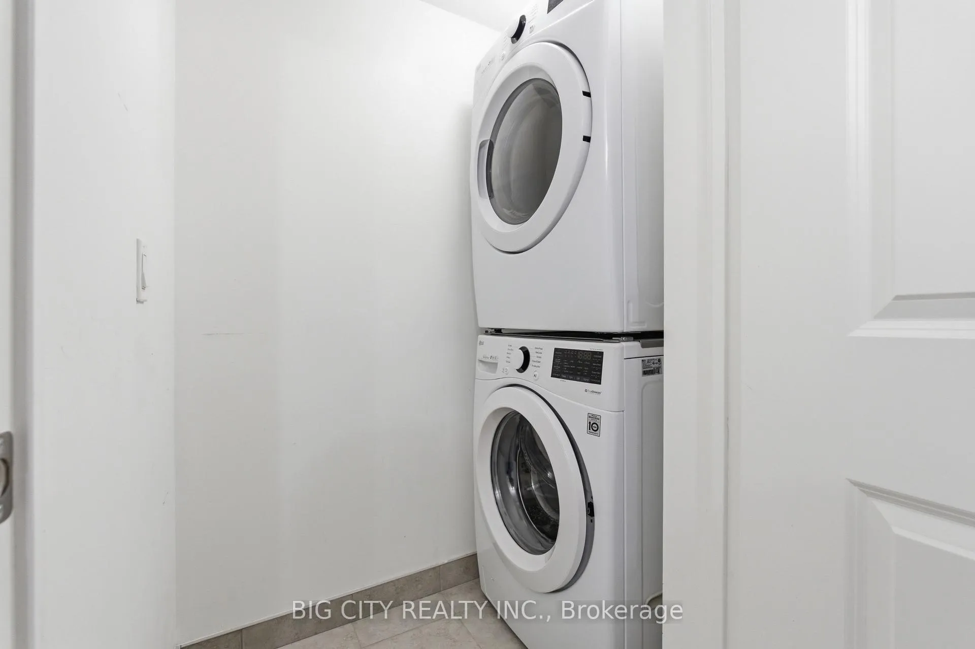 Photo 12 of Unit 1116, 8 Rouge Valley Drive, Markham, Unionville — HOMEH