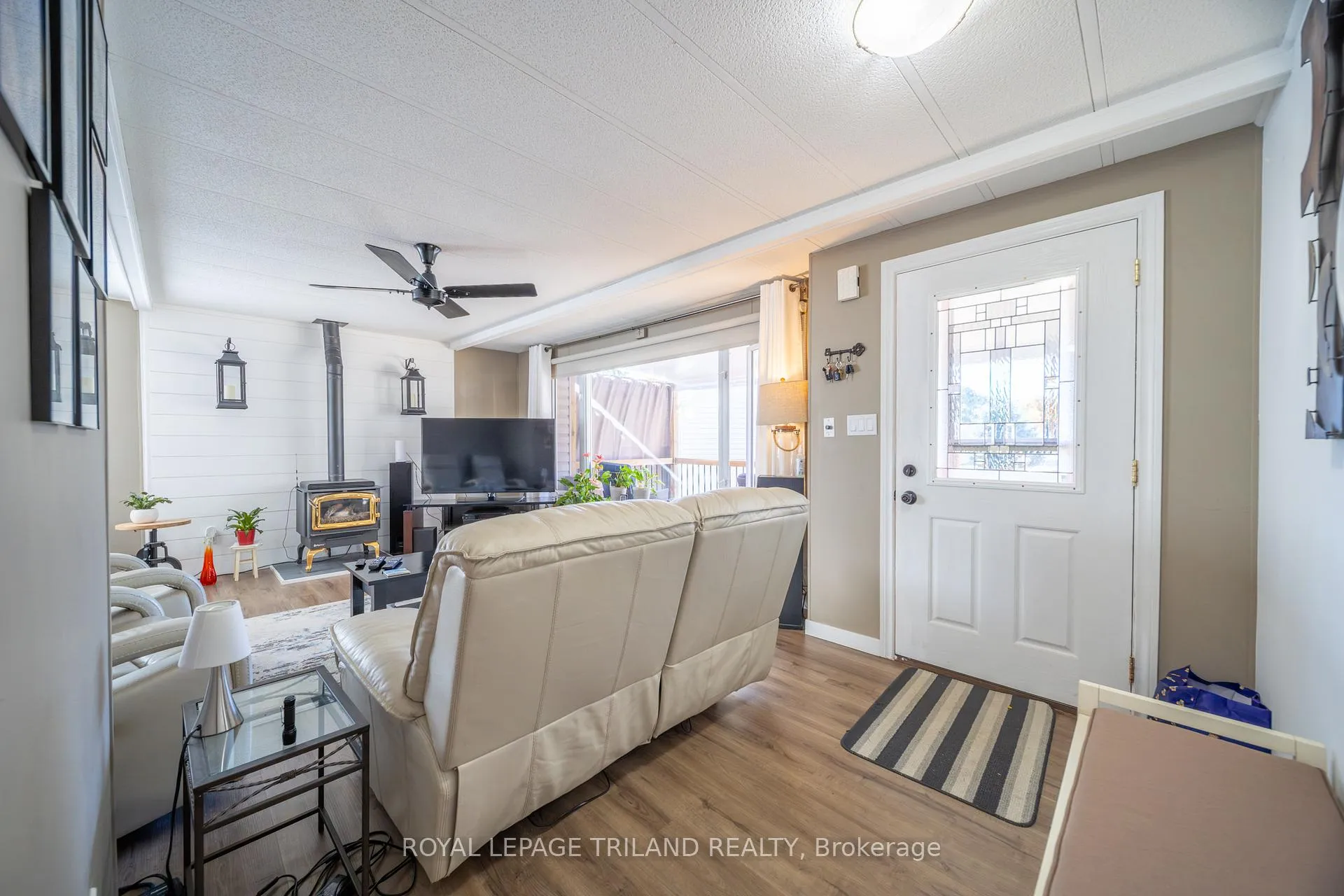 Photo 9 of 154 Pebble Beach Parkway, South Huron, Stephen — HOMEH