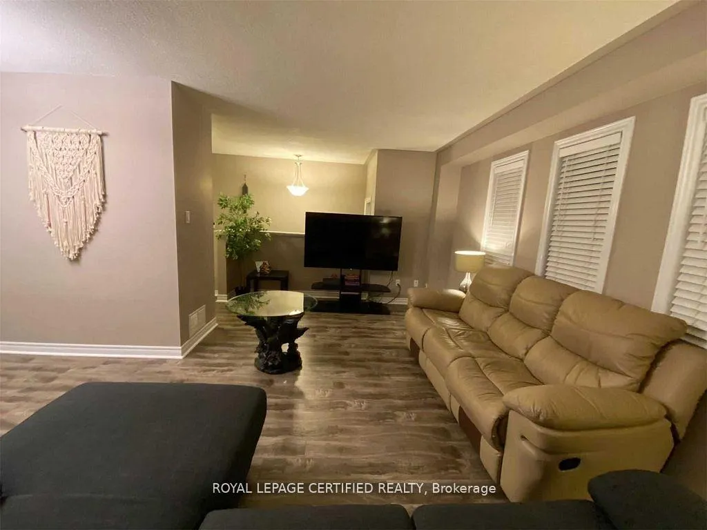 Photo 4 of Unit 9, 8305 Mclaughlin Road, Brampton, Brampton South — HOMEH