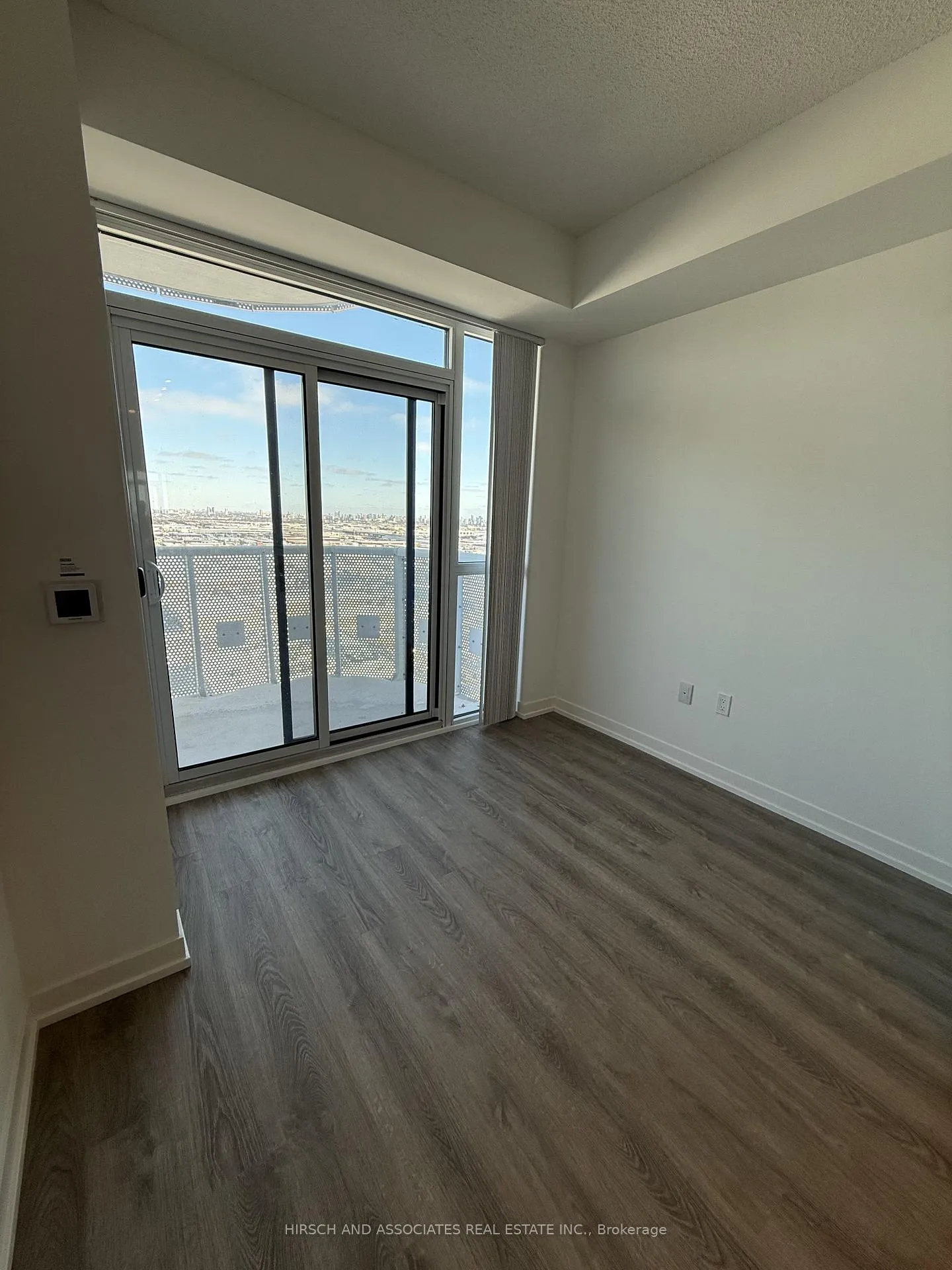 Photo 7 of Unit 3208, 8 Interchange Way, Vaughan, Vaughan Corporate Centre — HOMEH