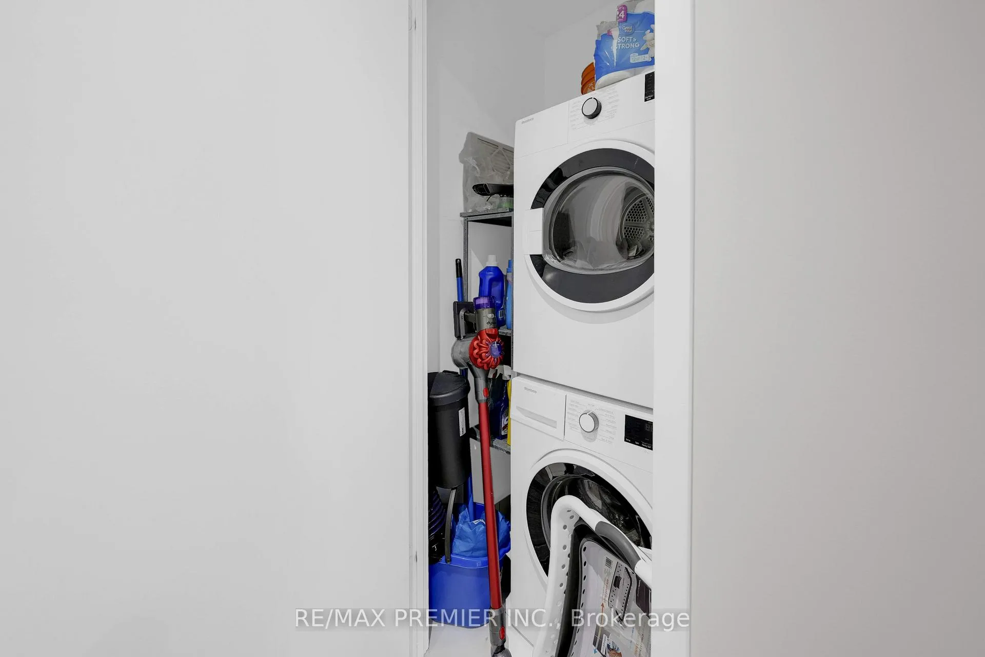 Photo 9 of Unit 5206, 898 Portage Parkway, Vaughan, Vaughan Corporate Centre — HOMEH