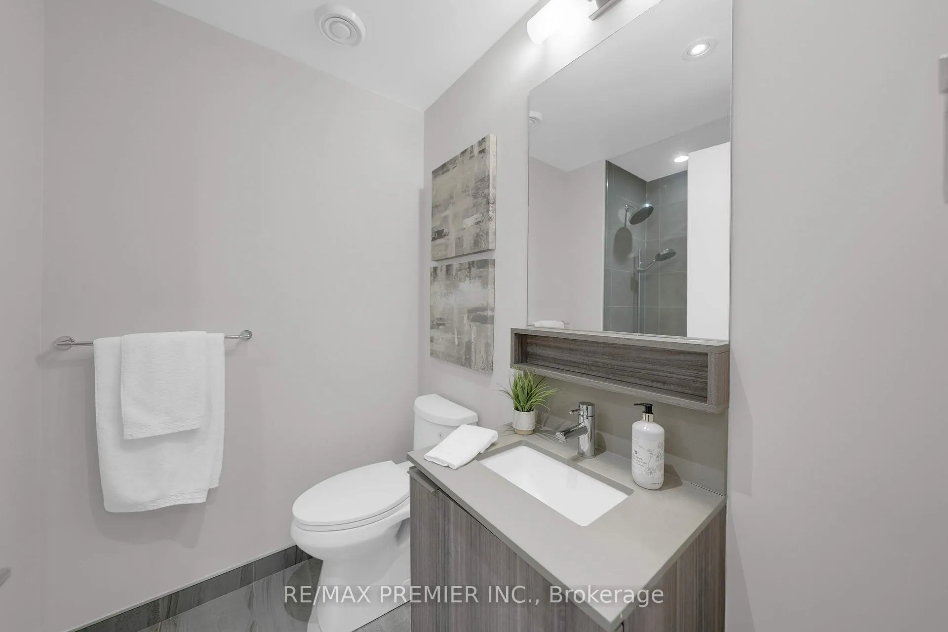 Photo 10 of Unit 5206, 898 Portage Parkway, Vaughan, Vaughan Corporate Centre — HOMEH