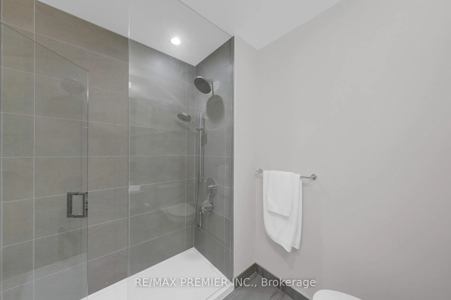 Photo 11 of Unit 5206, 898 Portage Parkway, Vaughan, Vaughan Corporate Centre — HOMEH