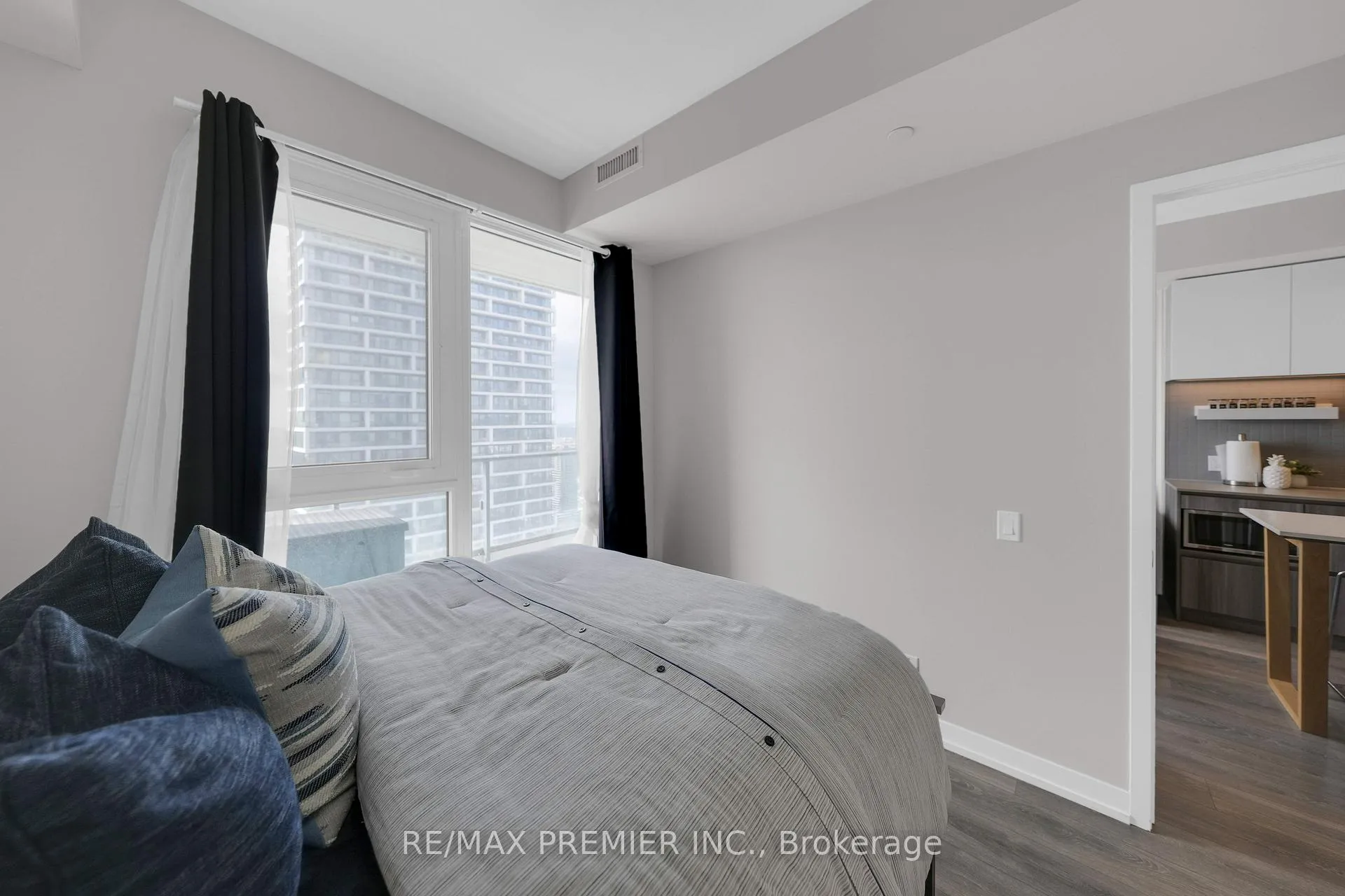Photo 26 of Unit 5206, 898 Portage Parkway, Vaughan, Vaughan Corporate Centre — HOMEH