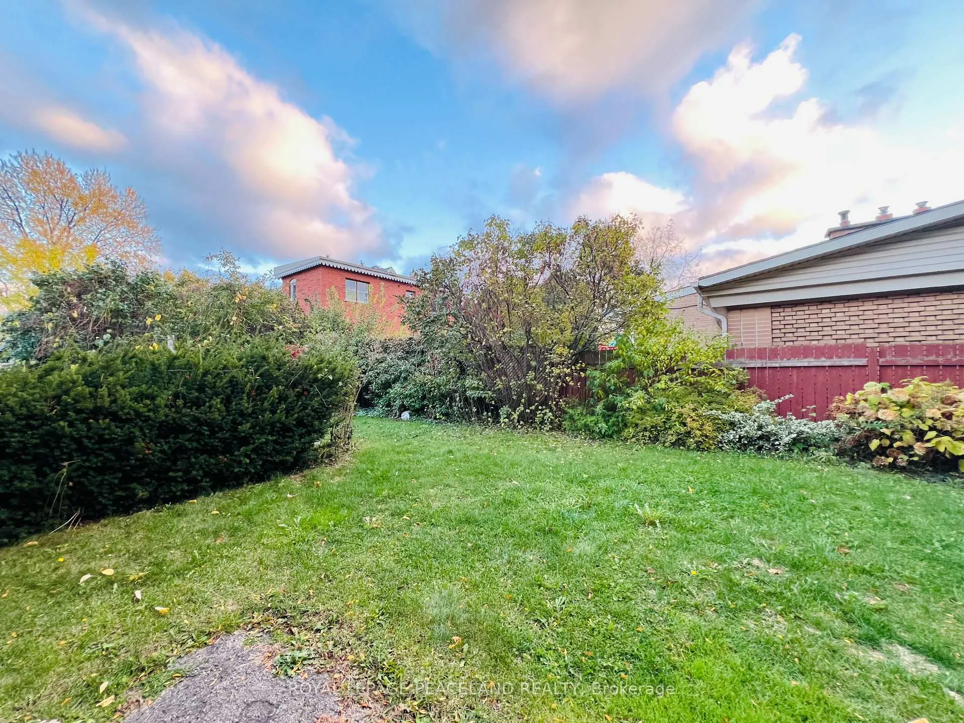 Photo 5 of Unit Basement, 403 Denlow Avenue, Hamilton, Westcliffe — HOMEH