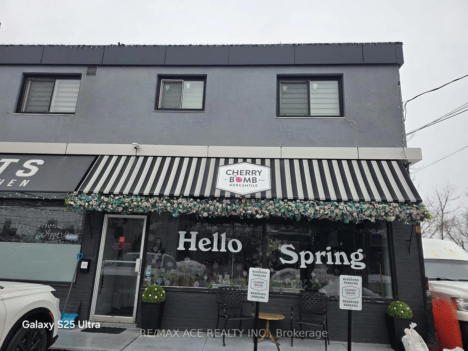 Front of Unit Apt #3, 517 East Avenue