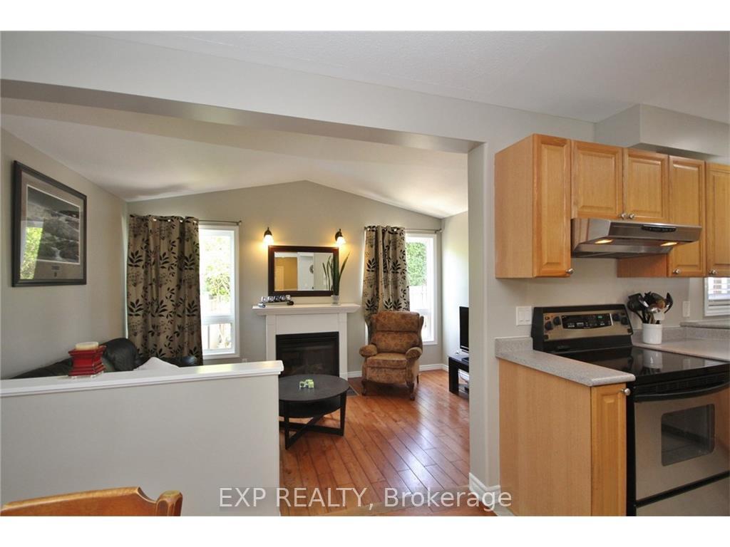 Photo 5 of 24 Wallsend Avenue, Ottawa, Kanata - Morgan's Grant/South March — HOMEH