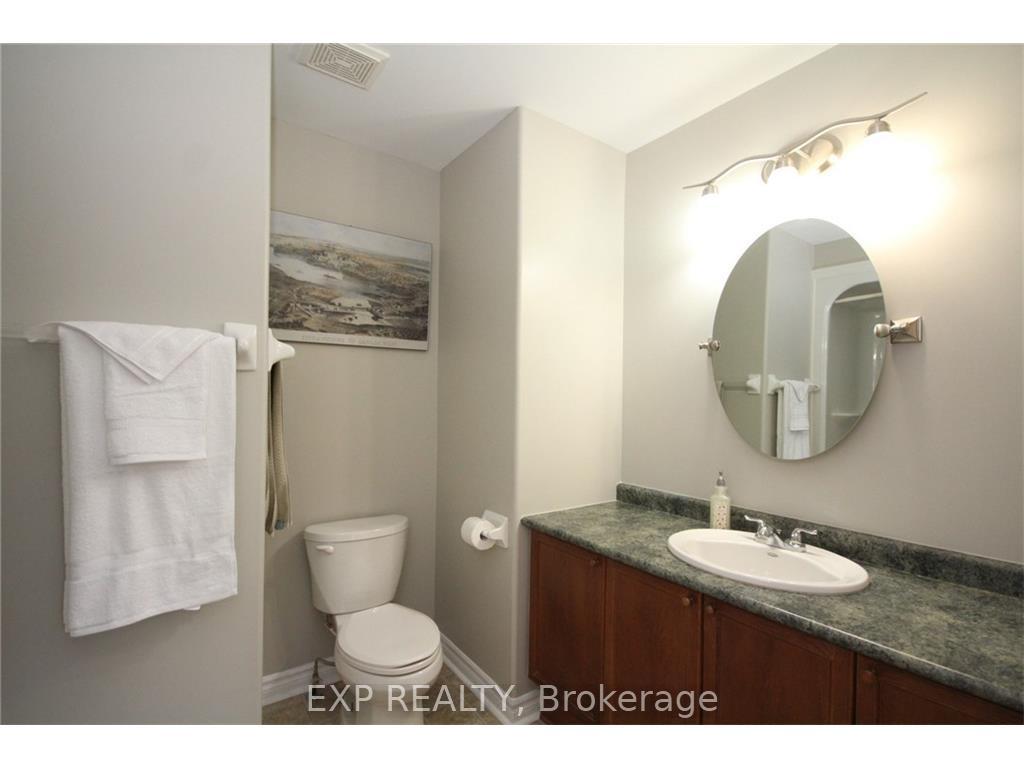 Photo 11 of 24 Wallsend Avenue, Ottawa, Kanata - Morgan's Grant/South March — HOMEH