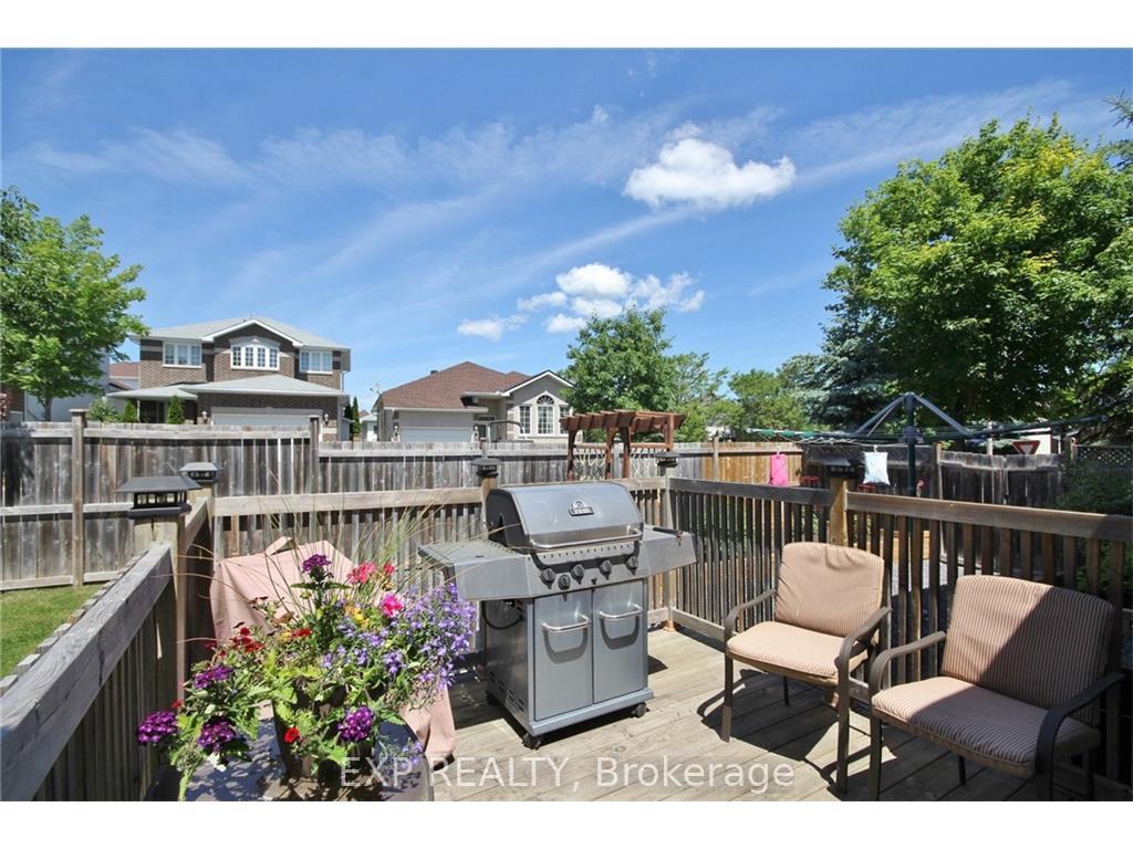 Photo 13 of 24 Wallsend Avenue, Ottawa, Kanata - Morgan's Grant/South March — HOMEH