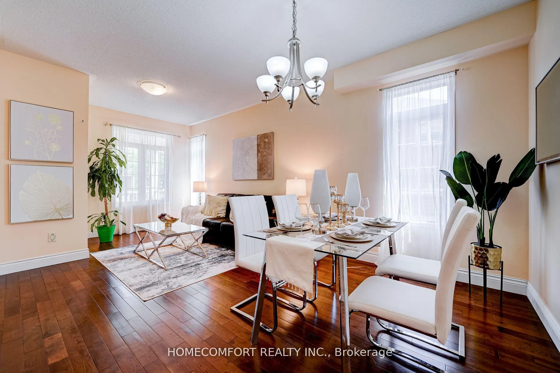 Photo 3 of 26 Belgrave Square, Markham, Berczy — HOMEH