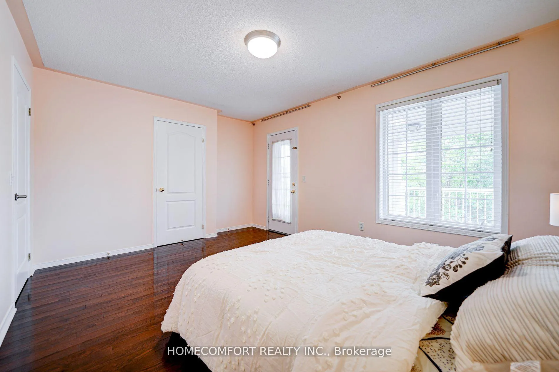 Photo 11 of 26 Belgrave Square, Markham, Berczy — HOMEH
