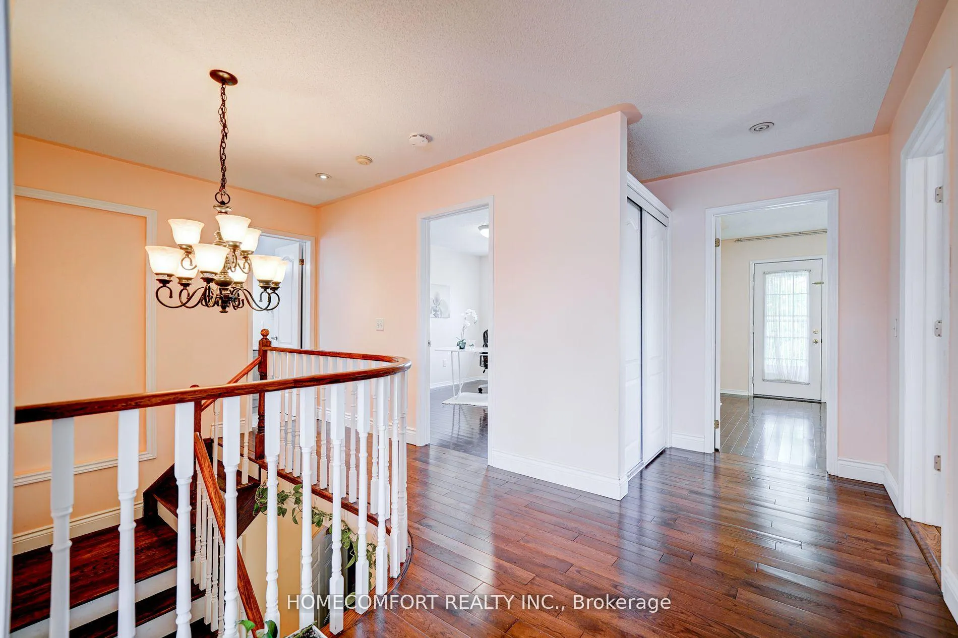 Photo 13 of 26 Belgrave Square, Markham, Berczy — HOMEH