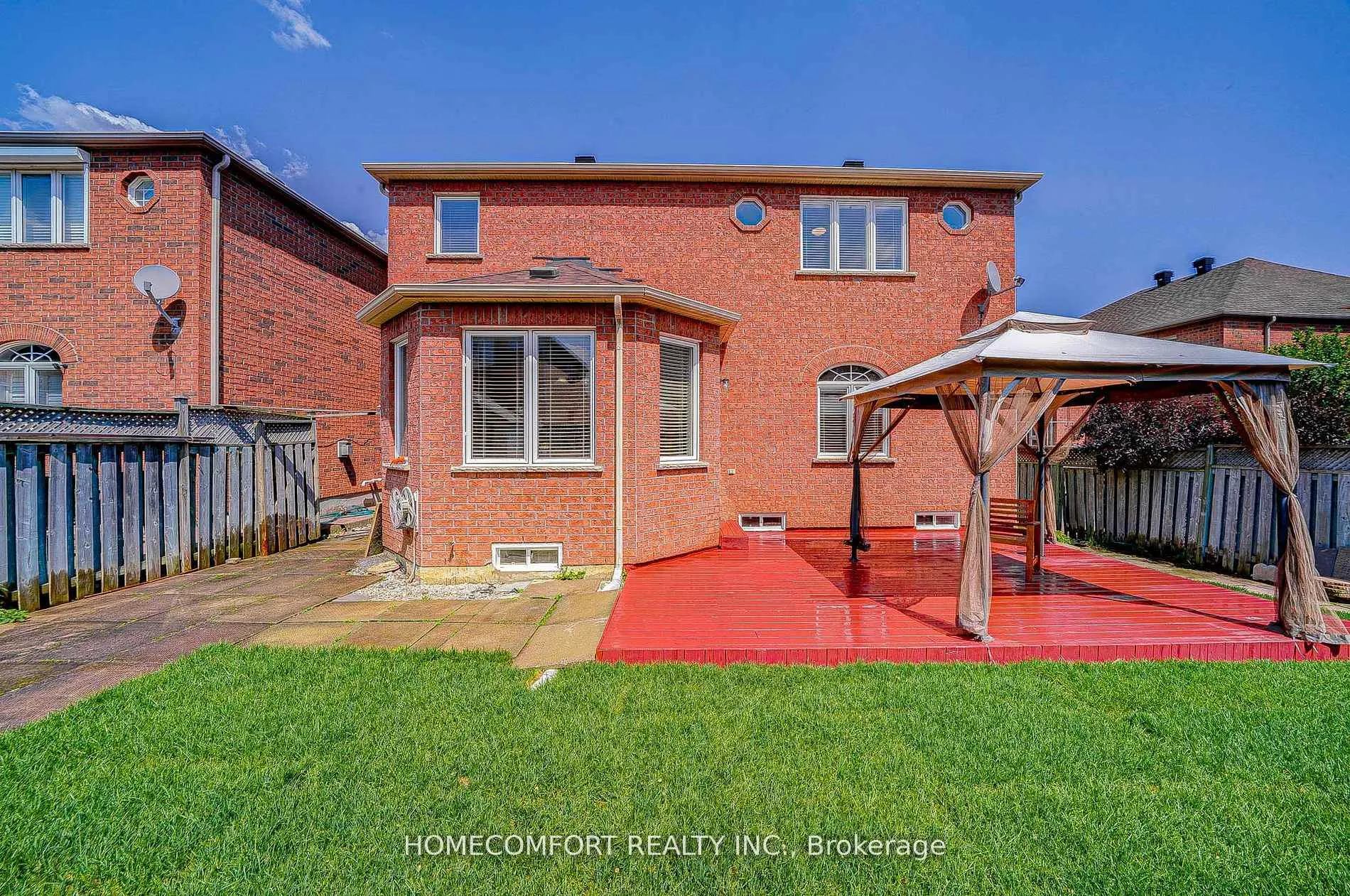 Photo 23 of 26 Belgrave Square, Markham, Berczy — HOMEH